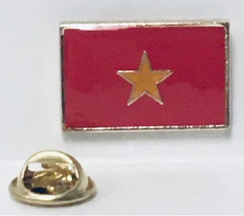Vietnam RECTANGLE Flag Lapel Pin 5/8″ x 5/8″ PREMIUM QUALITY