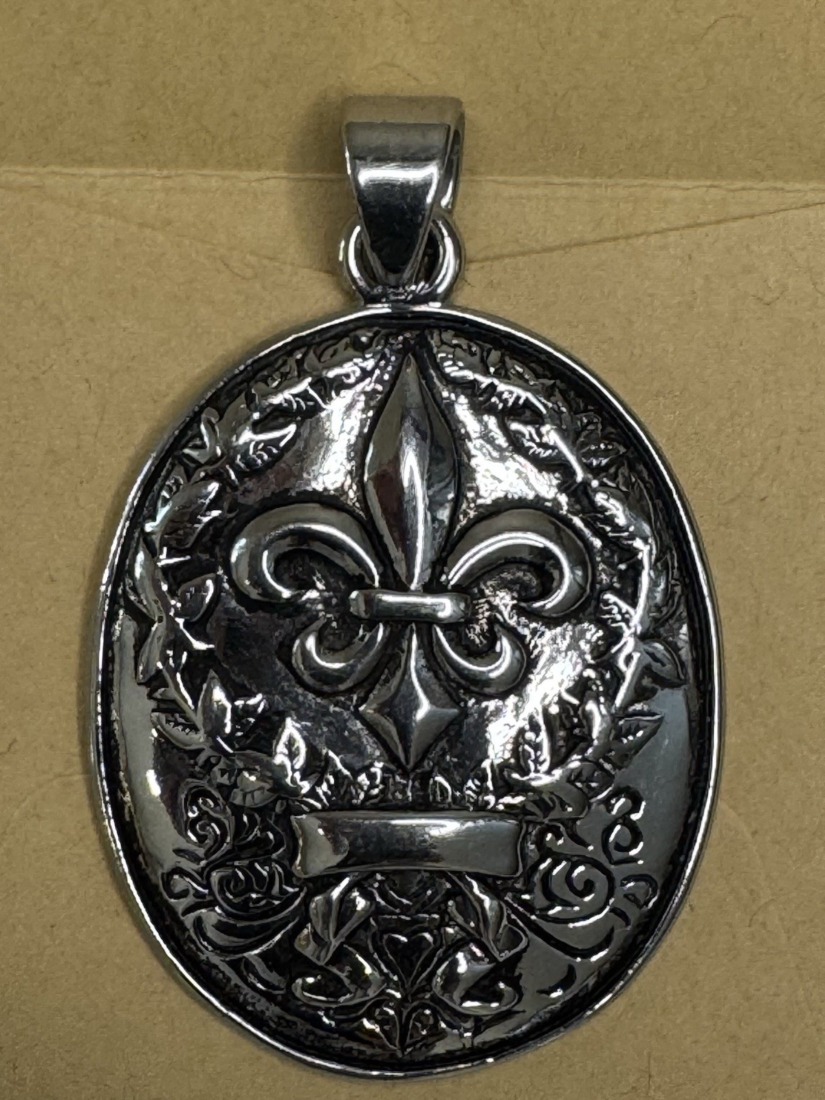 Edforce “Fleur de lis” Stainless Steel Pendant, 1 1/4” X 2”, Barely Worn!