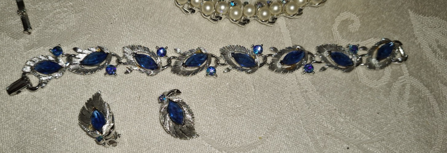 VINTAGE SIGNED LISNER EARRINGS & NECKLACE & PEARL & RHINESTONE SETS $49.99