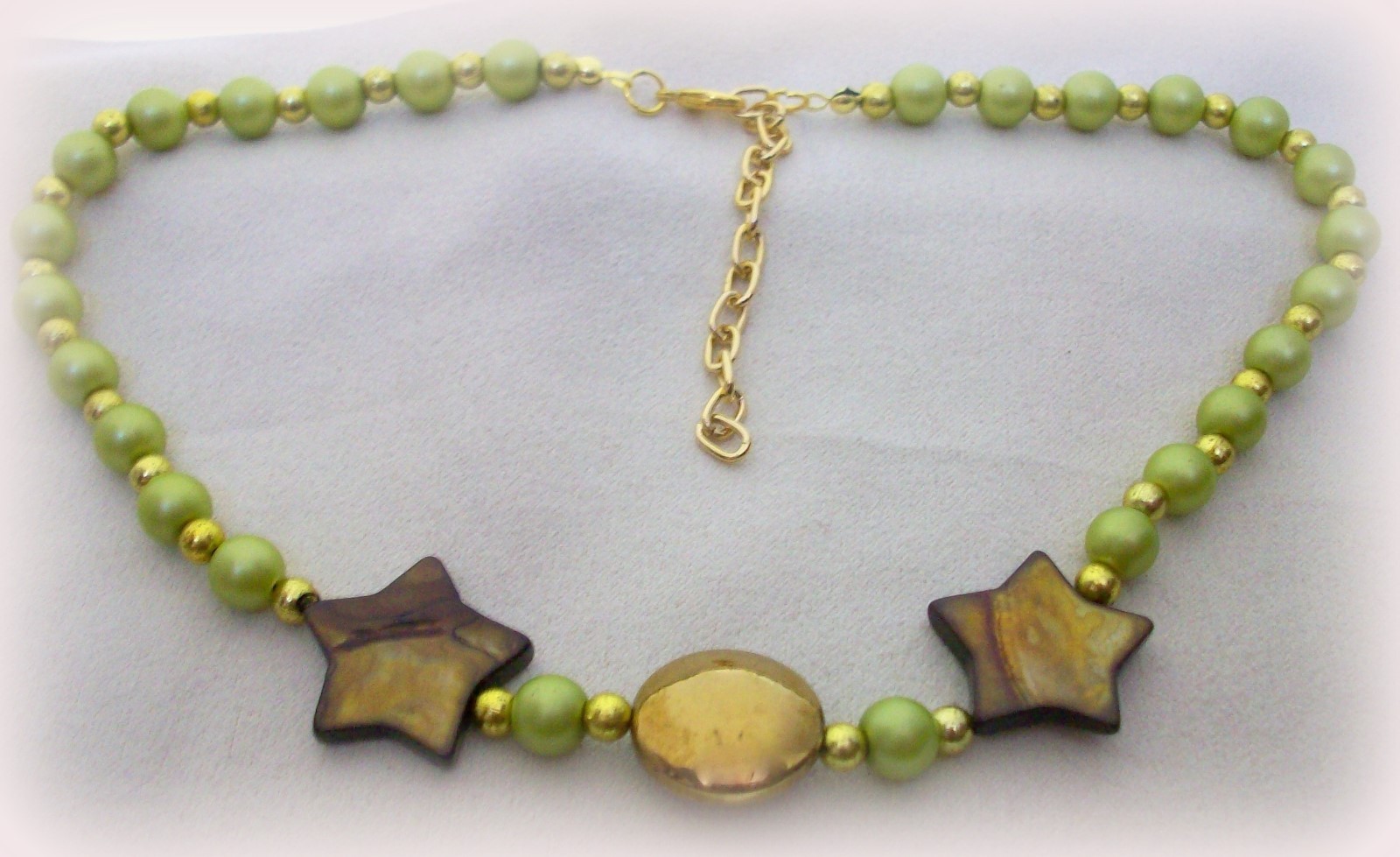 NEW BROWN NATURAL SHELL GREEN FAUX PEARL BEADS NECKLACE 19“ LONG