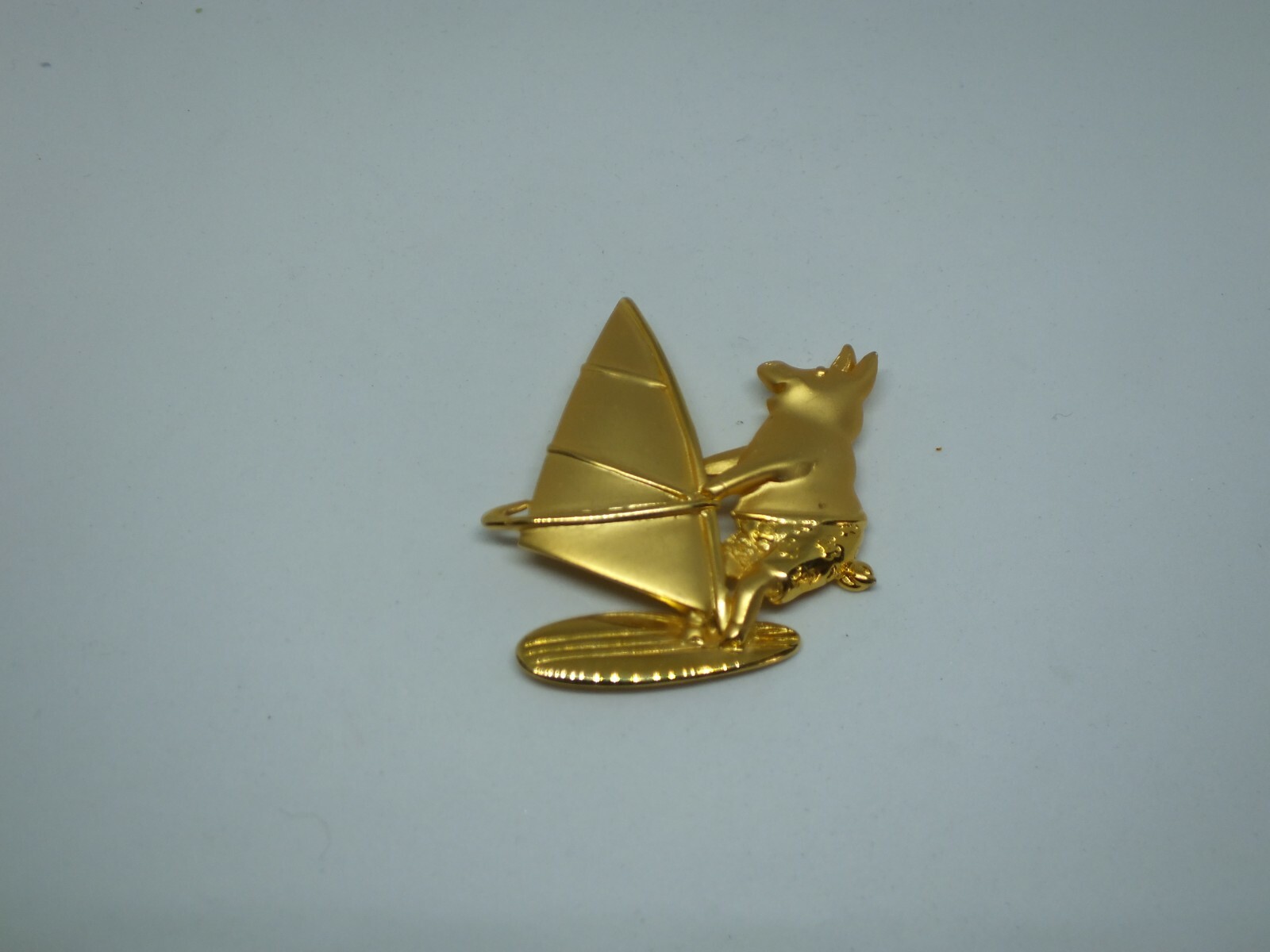 Beautiful Brooch Pin Gold Tone Matte Shiny Pig Wind Surfing 1 7/8×1 3/4″ Sign JJ