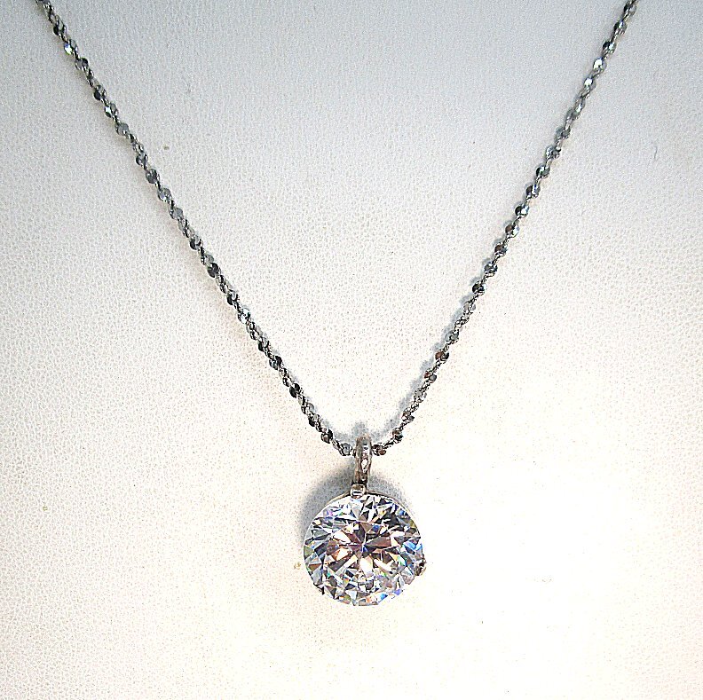 925 Sterling Silver and Crystal Pendant Necklace 9.8 grams
