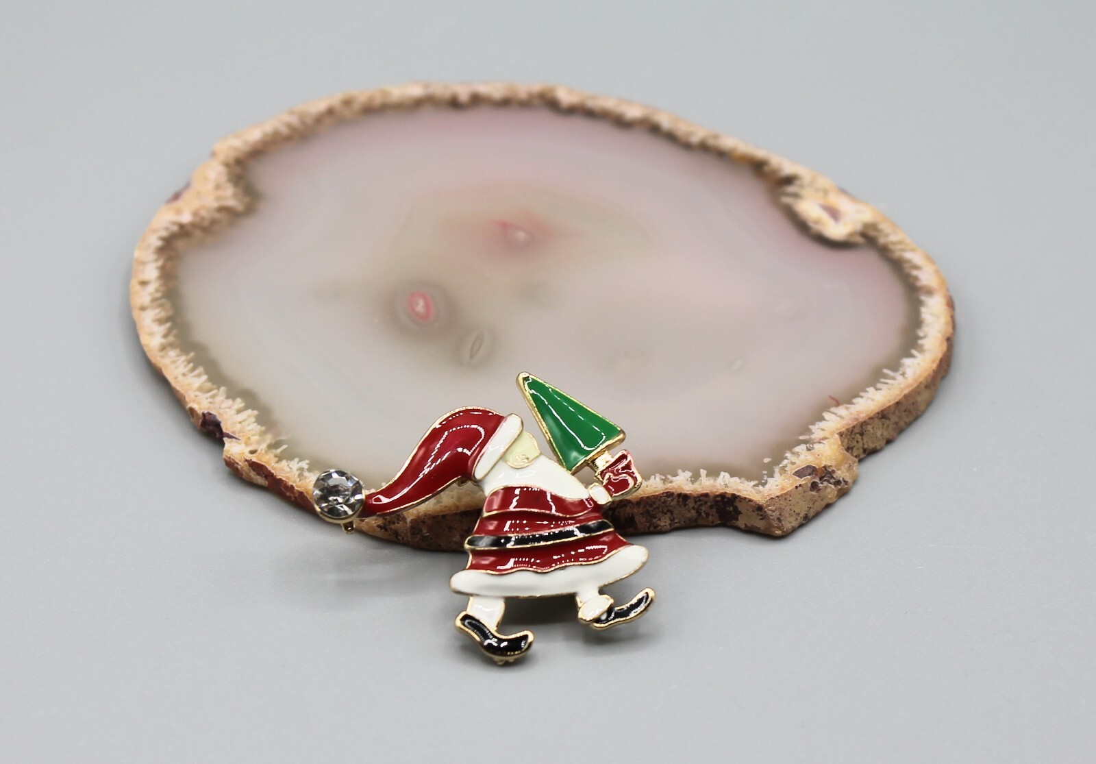 Christmas Santa pin brooch jewelry elegant fun adorable cute sparkle Holidays