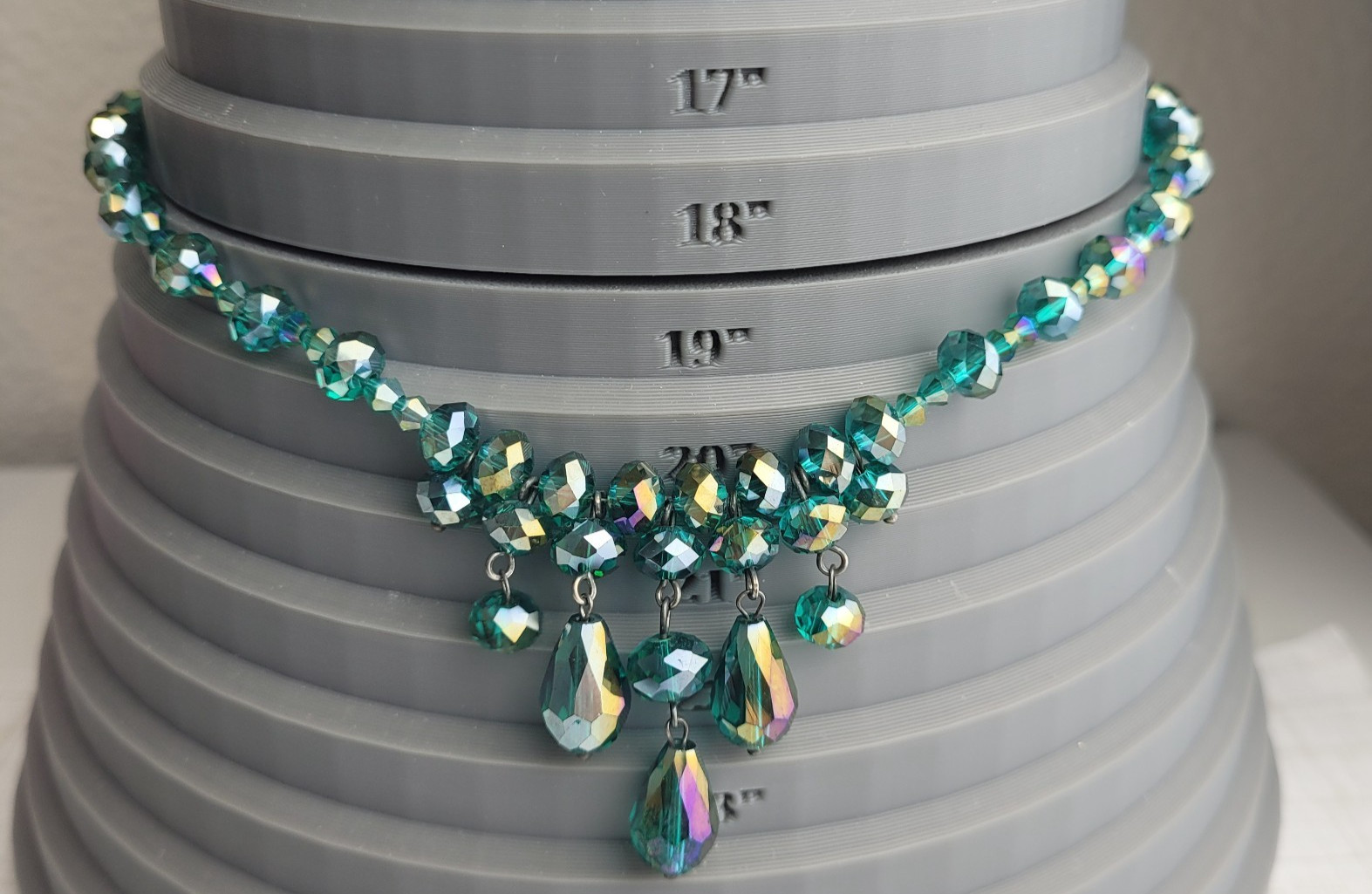 Teal Faceted Dangle Bead Necklace 19″