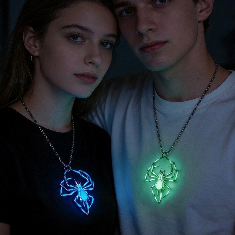 3Pcs Creative Luminous Spider Necklace Fashion Men Hip-hop Insect Pendant