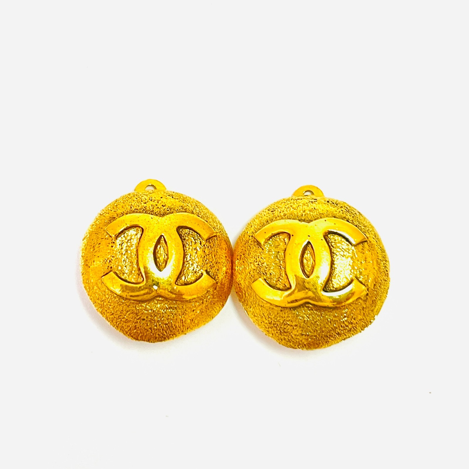 CHANEL Coco Mark Logo Round Earrings Gold 2850 Vintage Clip-On Jewelry JAPAN