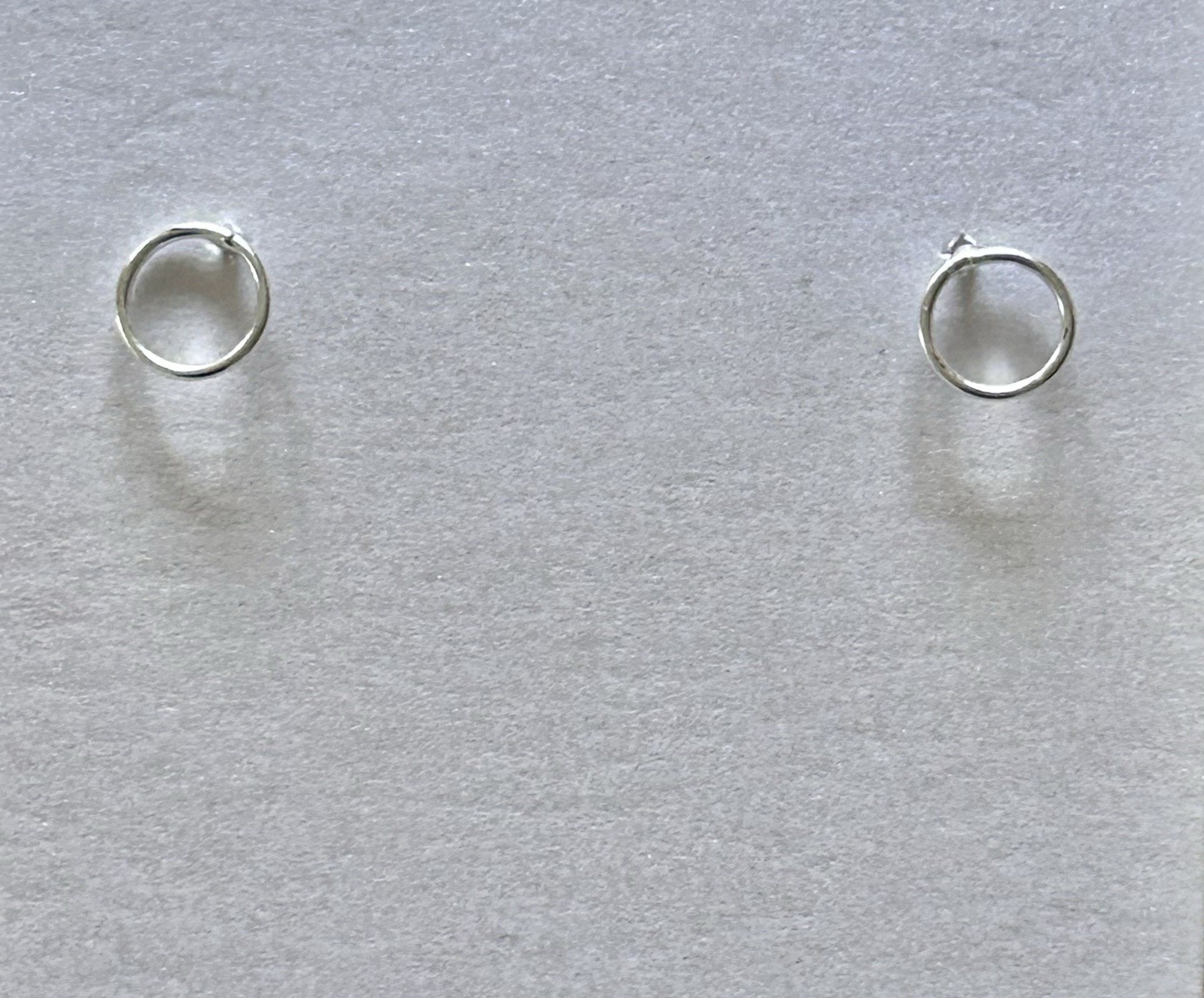 Sterling Silver Dainty Open Circle Stud Earrings EUC
