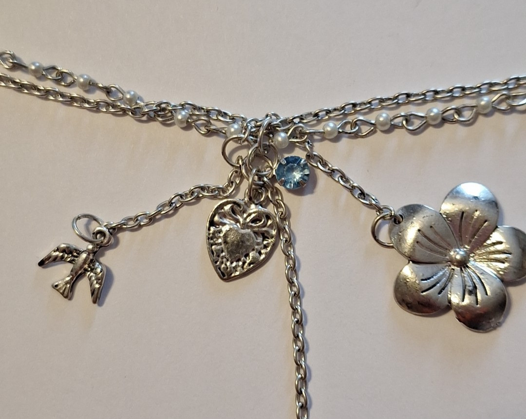 Silver Daylilies 16″ w/ 3″ ext Necklace and Earring Set