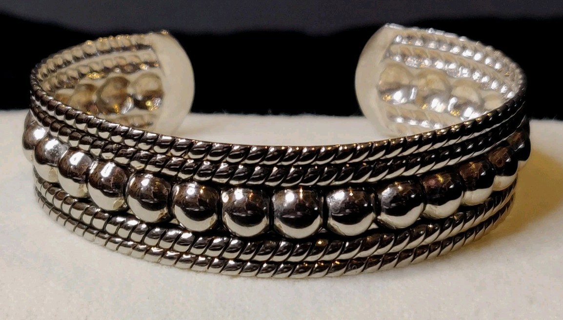 Beautiful Cuff Bracelet Silver Tone Textured 5/8″ Wide x 2.5″ Across Stud BOHO