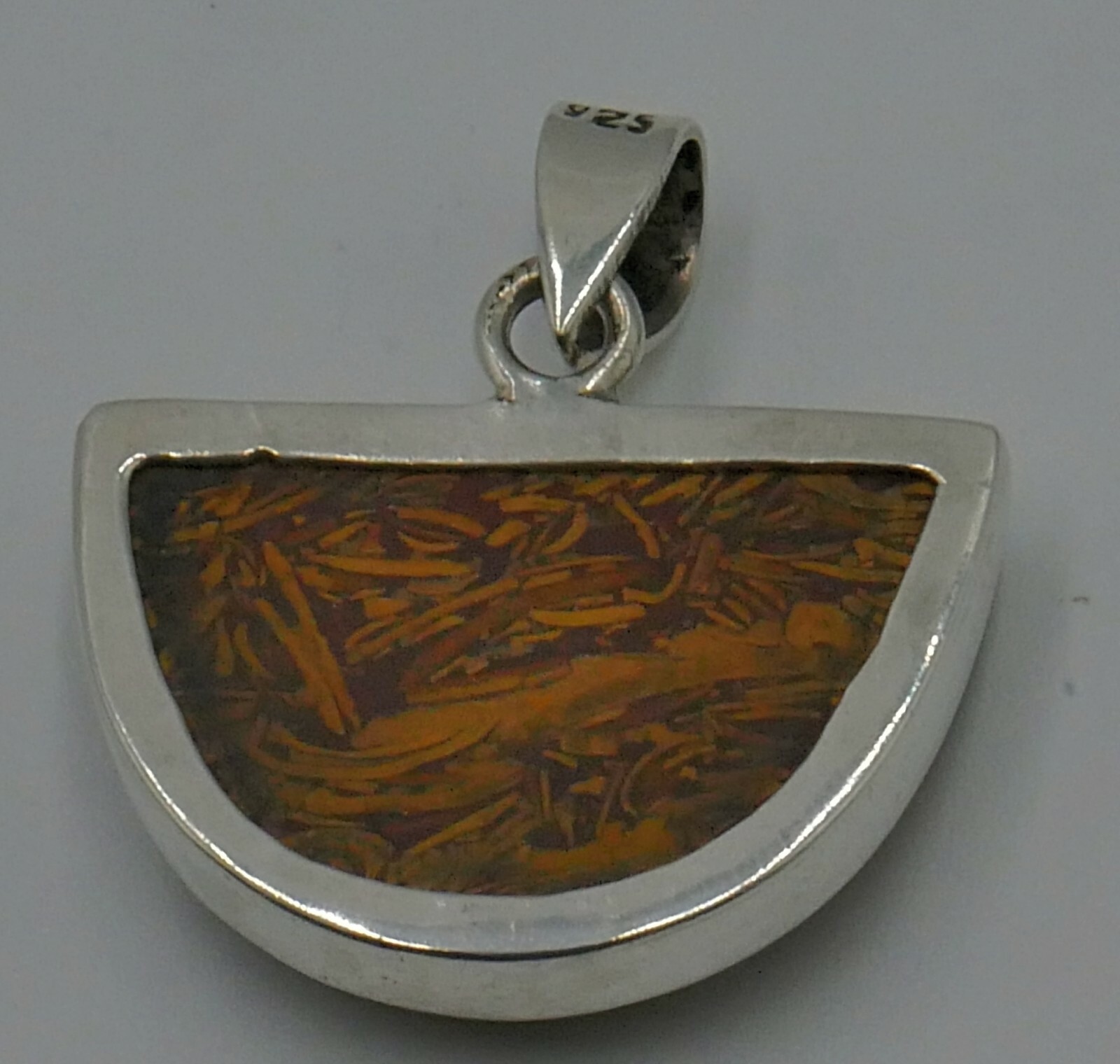 STERLING SILVER 925 PENDANT CHARM WITH WOOD DESIGN 9.4 GRAMS MINT