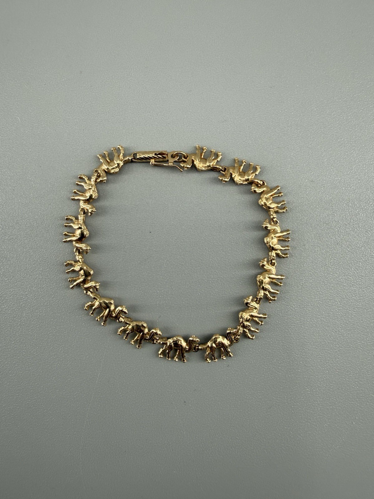 Vintage 14K Gold Camel Link Bracelet 8.6g Box Clasp Animal Estate Jewelry
