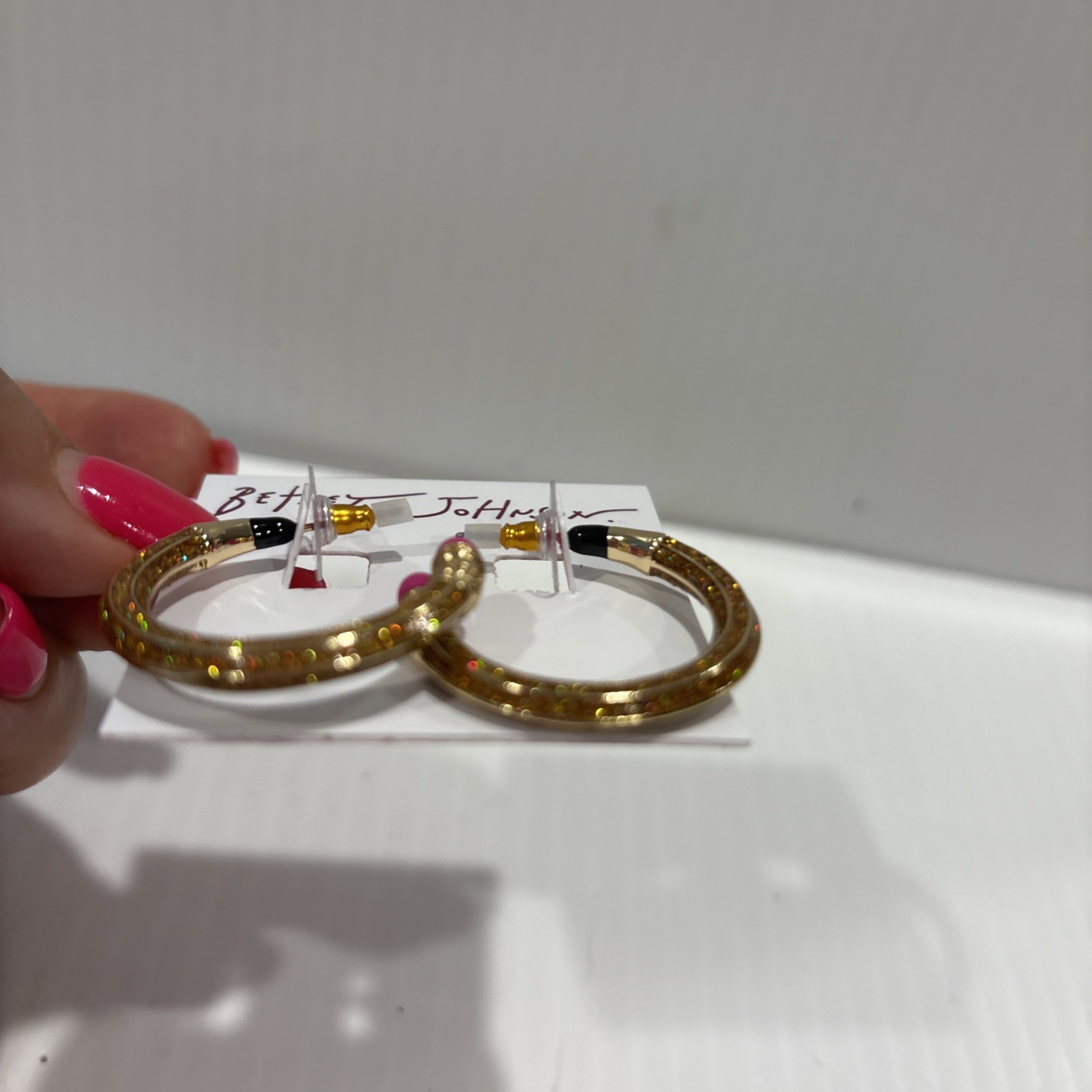New BETSEY JOHNSON Gold Glitter Pencil Shape Loop Earrings