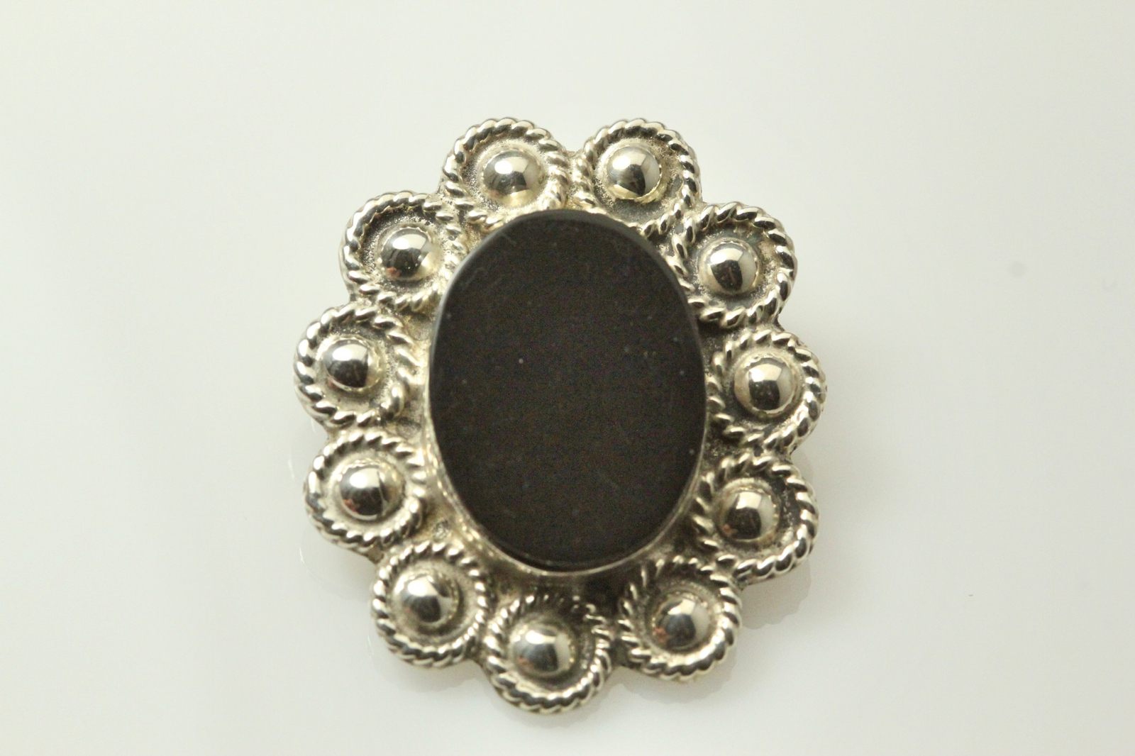 925 Sterling Silver Black Onyx Oval Vintage Pendant Brooch 9.8 Grams (PEN5500)
