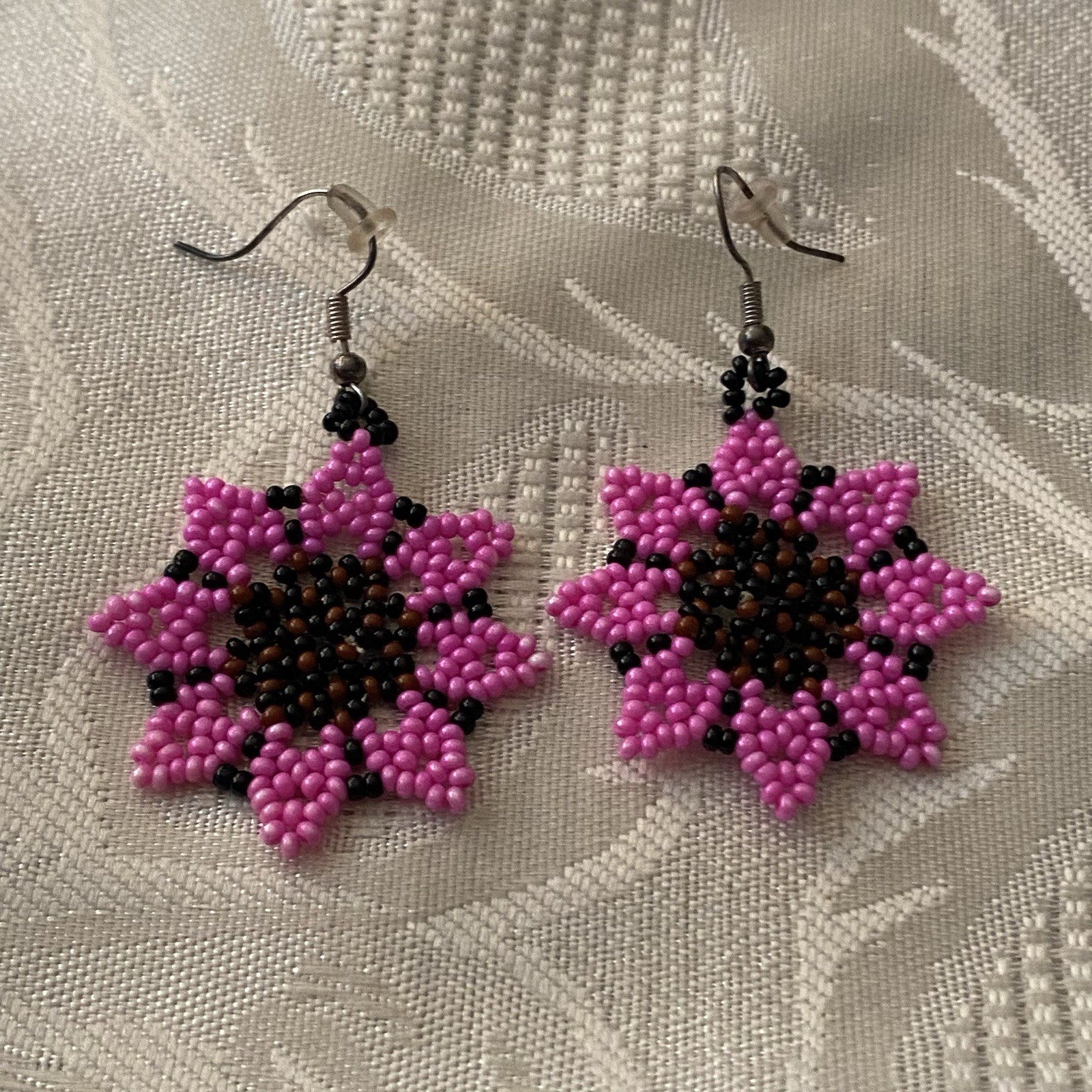 Pink & Black Flower Dangle Earrings Beaded Seed Beads 1.25”H Boho Artisan