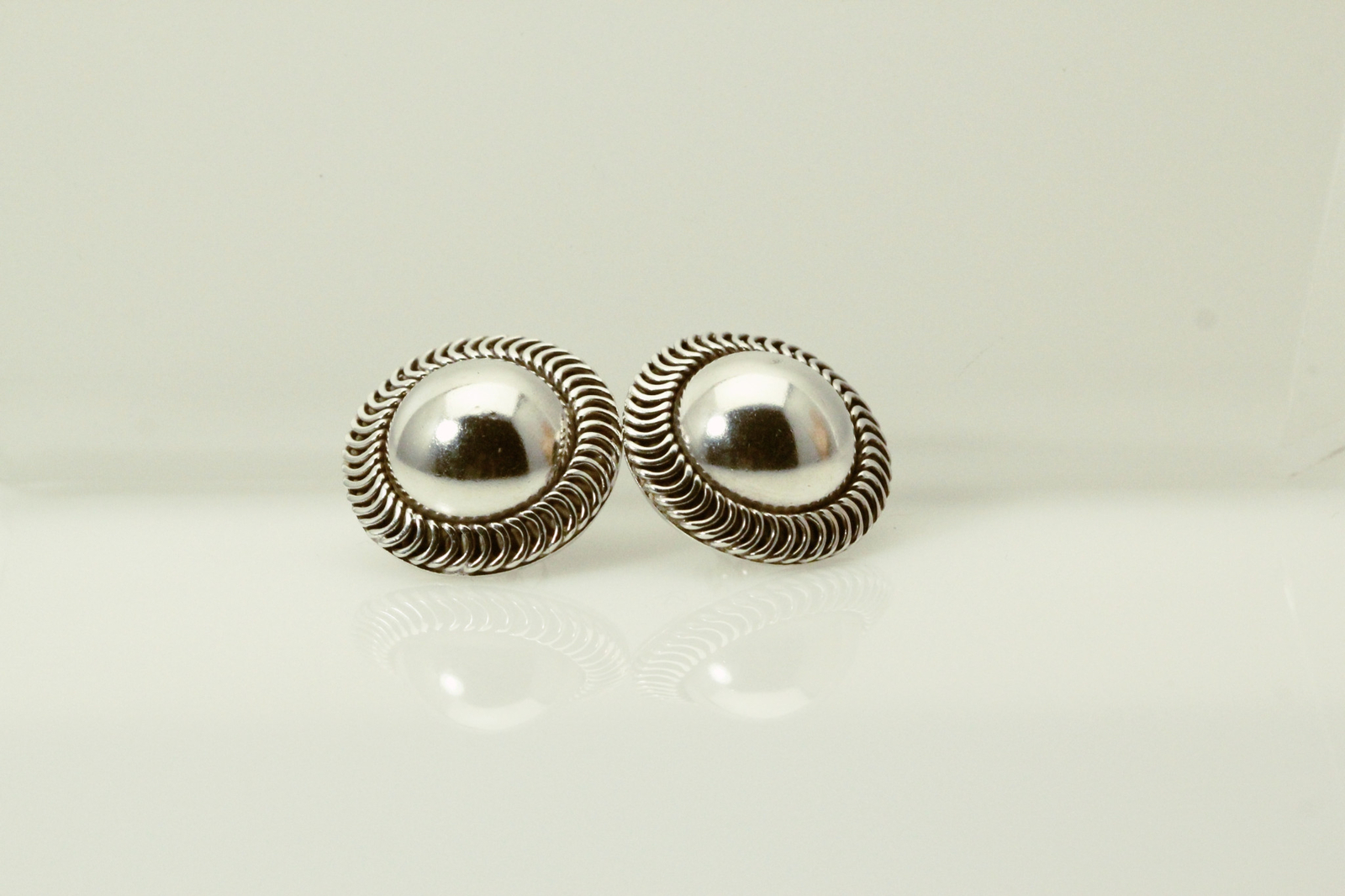 Round Puffy 925 Sterling Silver Mexico Post Earrings 13.3 grams (EAR5598)