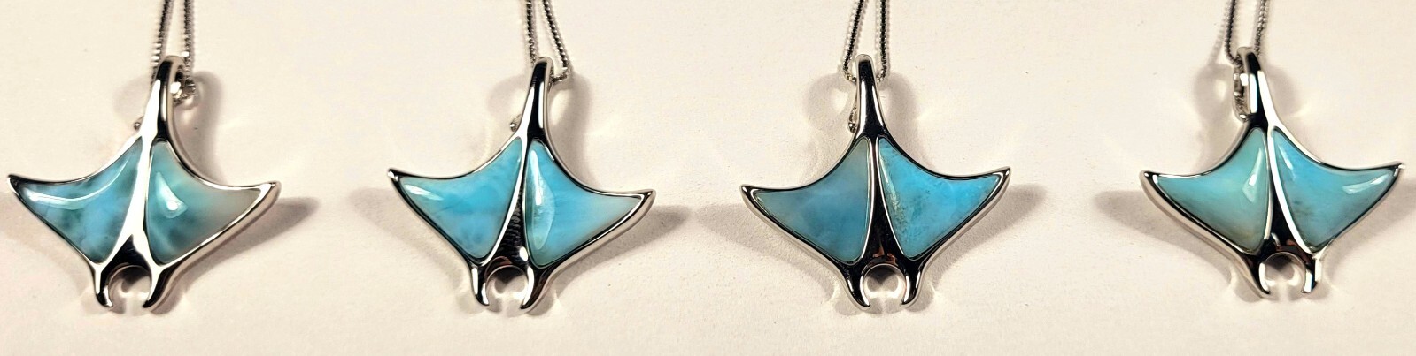 Larimar Manta Ray Pendant in Sterling Silver 925 + 18″ Silver Necklace Chain
