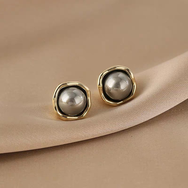 Gray Pearl Small 925 Sterling Silver Stud Earrings