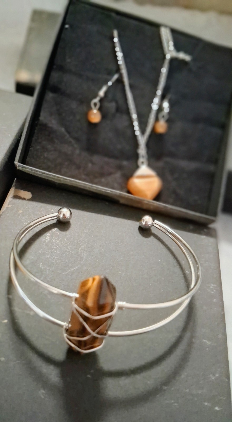 Gold Tone Brown Oval Stone Jewelry Set Necklace Earrings Bracelet