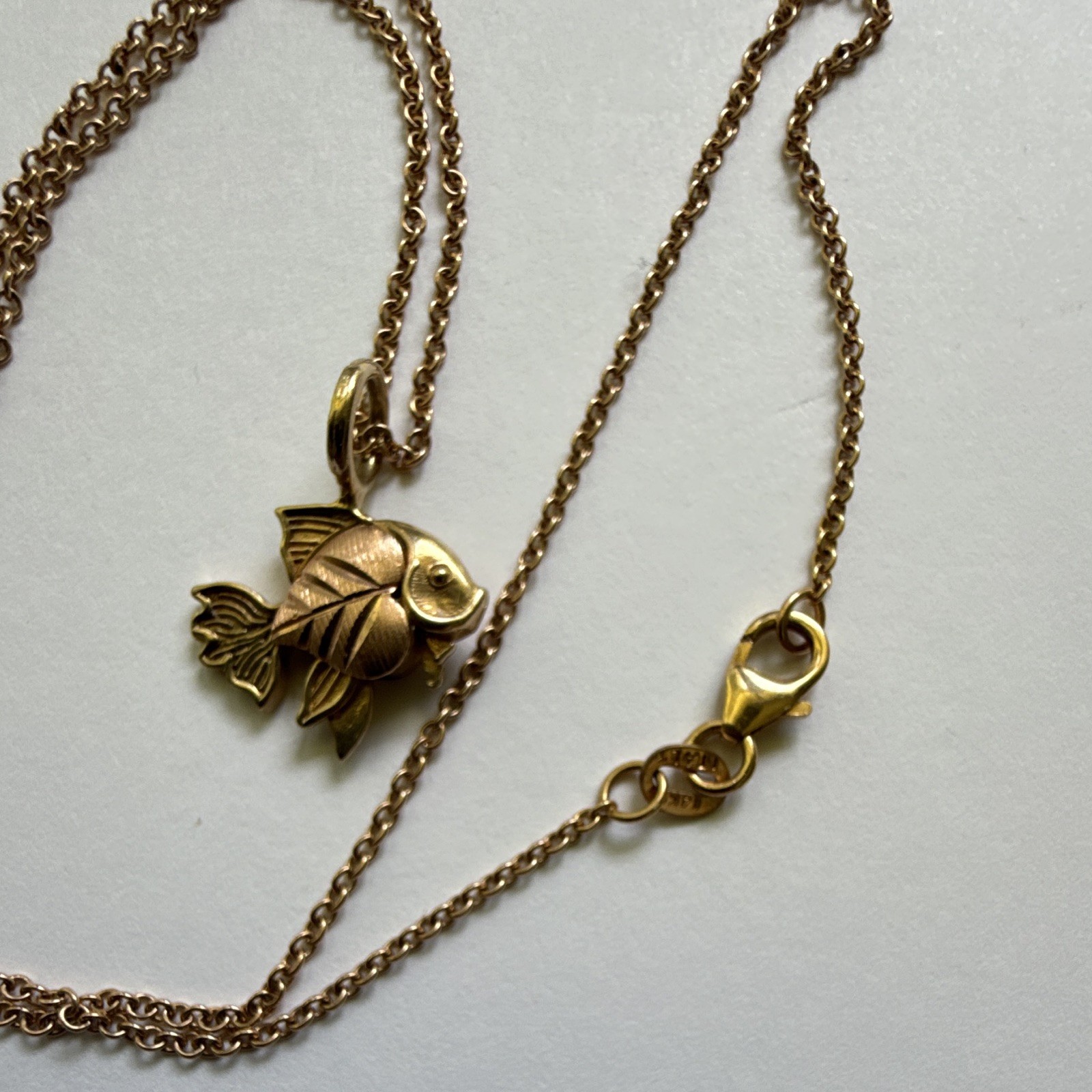 Gold Tone Fish Charm Pendant Necklace Cable Chain Lobster Clasp Metal