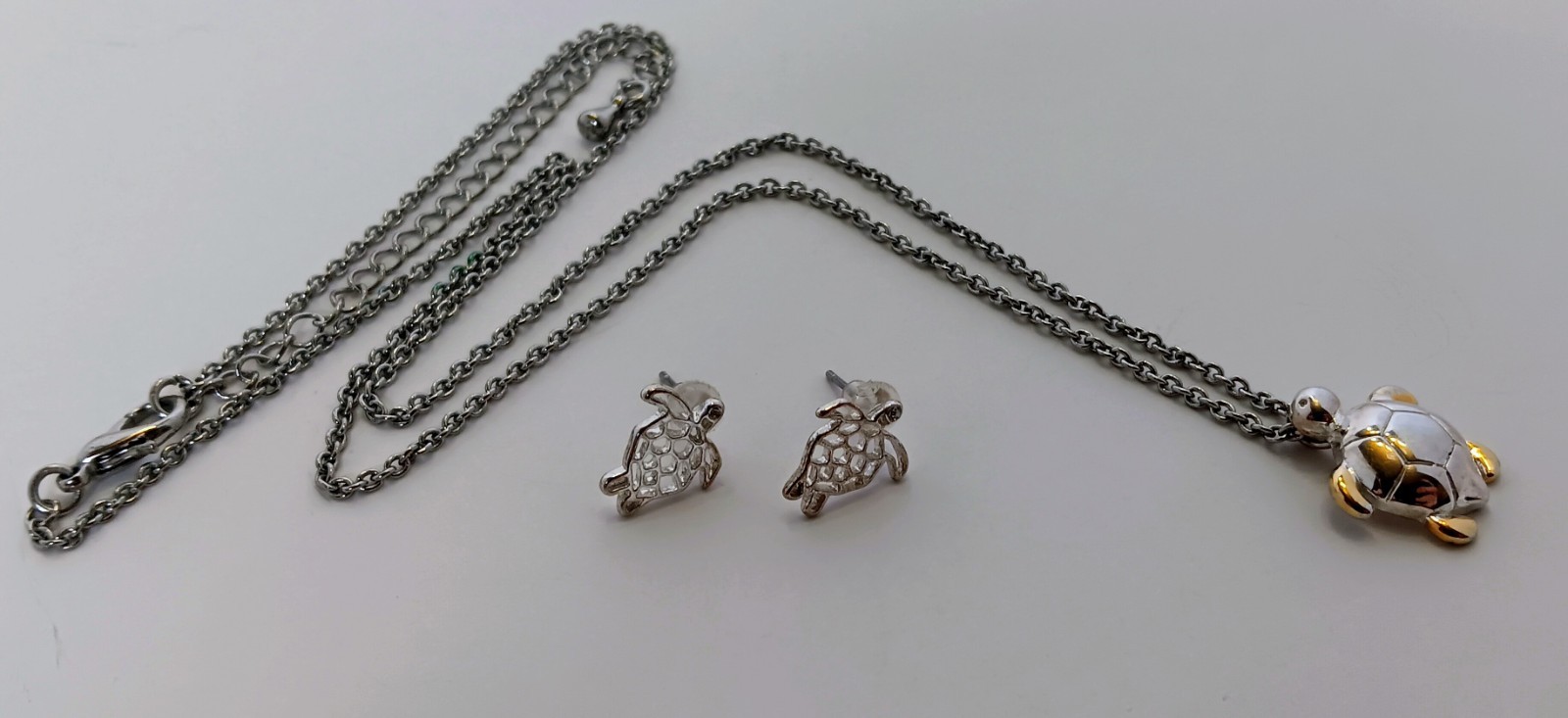 Silvertone Tortoise Sea Turtle Necklace & Earrings 18-20.5 in