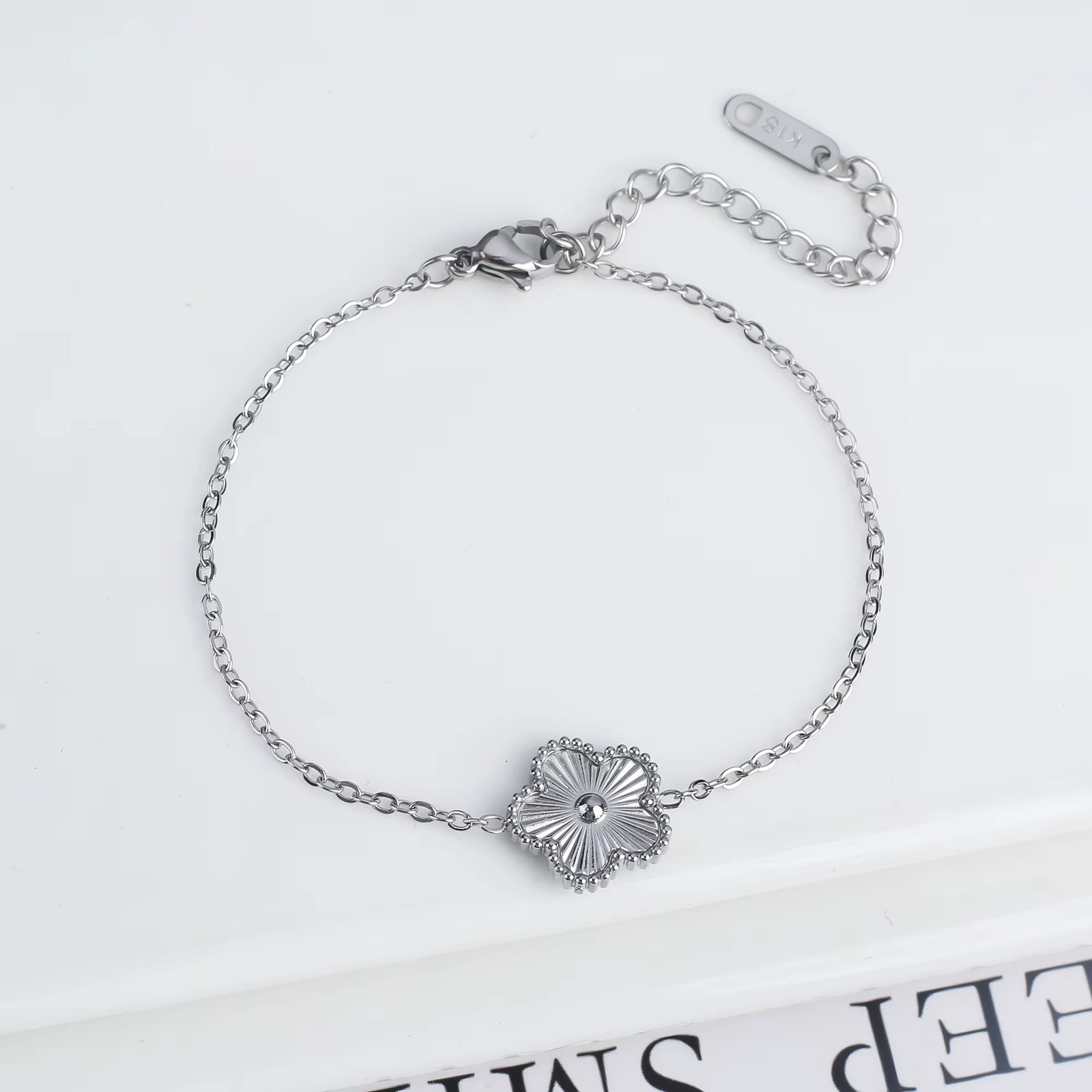 Classic Luxury Stainless Adjustable Five Flower Bracelets for Women New Fashion