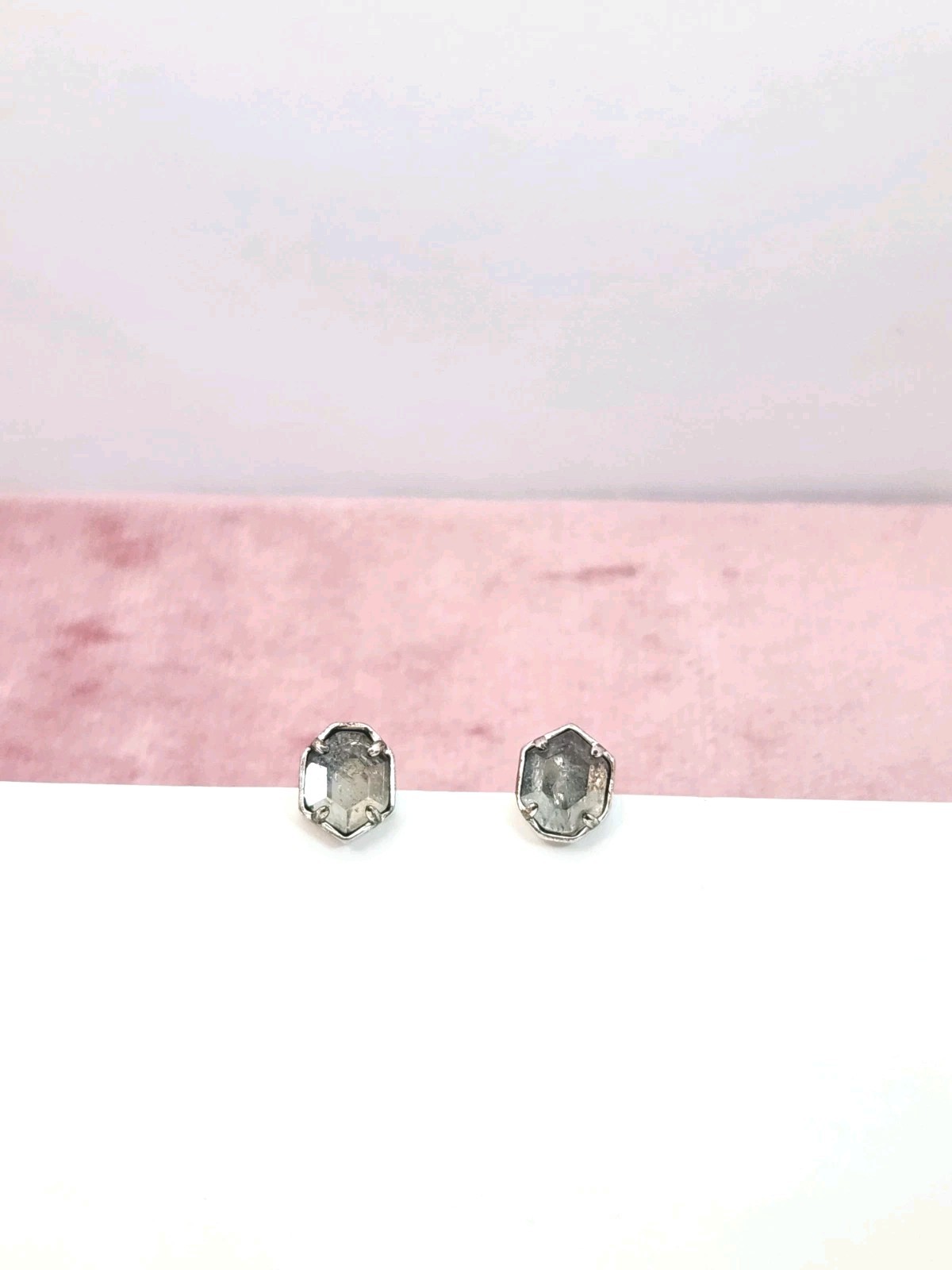 Kendra Scott Logan Earrings Dark Gray quartz Studs Pierced Post Silver Tone