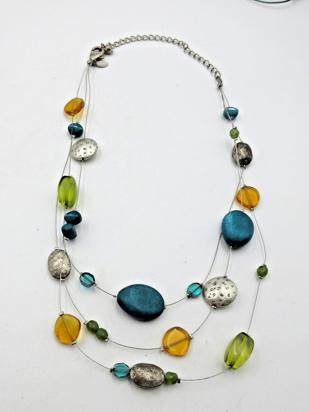 CHICOS MODERN VTG ? 21.5″ ADJ yellow blue green black silver tone charm Necklace