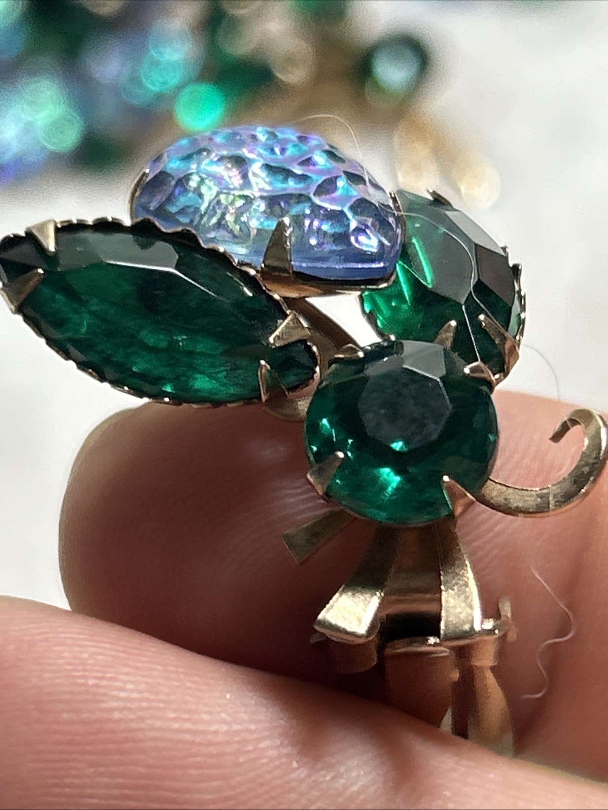 Vintage Green Blue Confetti Art Glass Flower Brooch Clip Earrings Set Unmarked