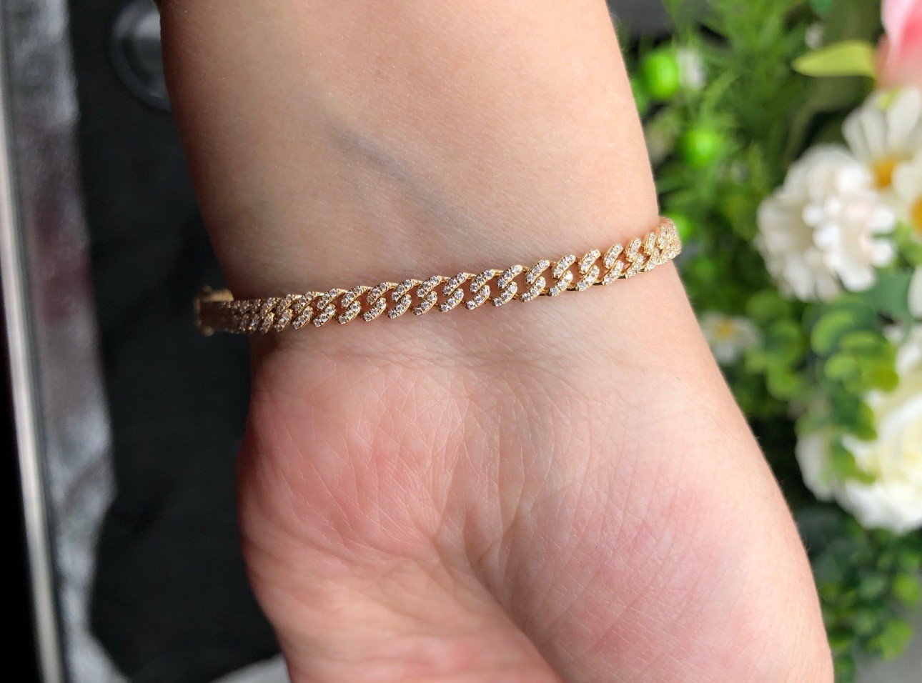 18k Solid Gold 2.9mm Cuban Links With D Color, VVS Moissanites Bracelet
