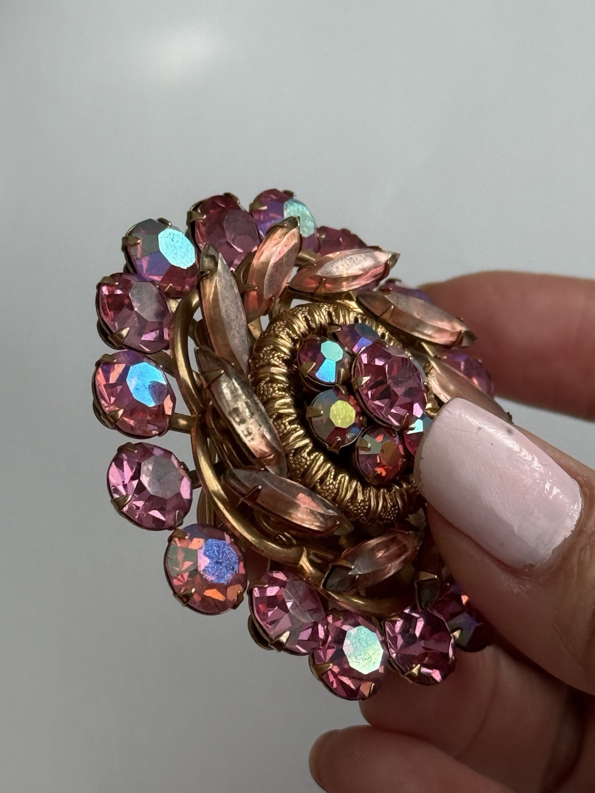 Vintage Pink Aurora Borealis Starburst Rhinestone Flower Brooch Pin Gold-Tone