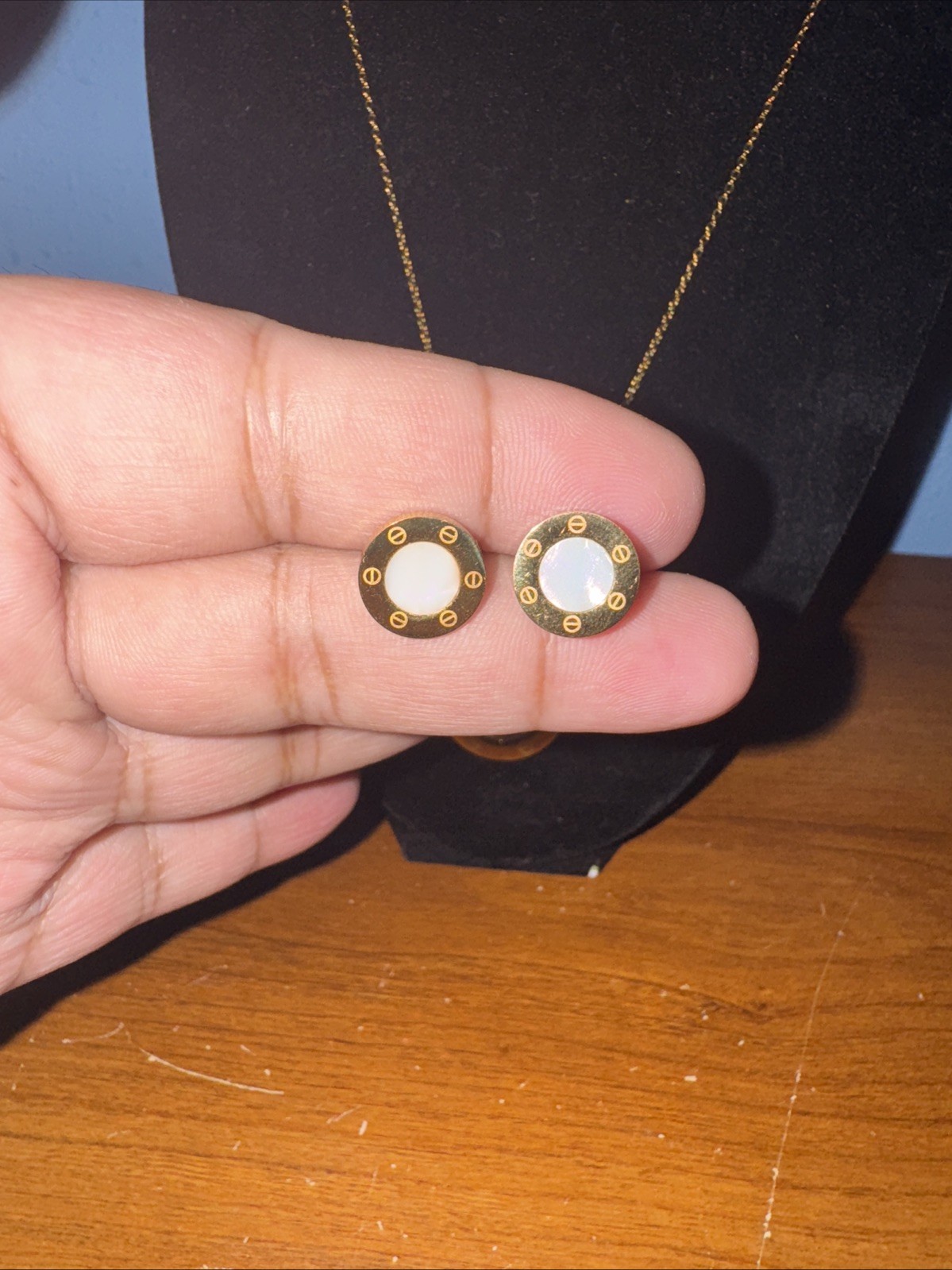 Women’s Pendant Set
