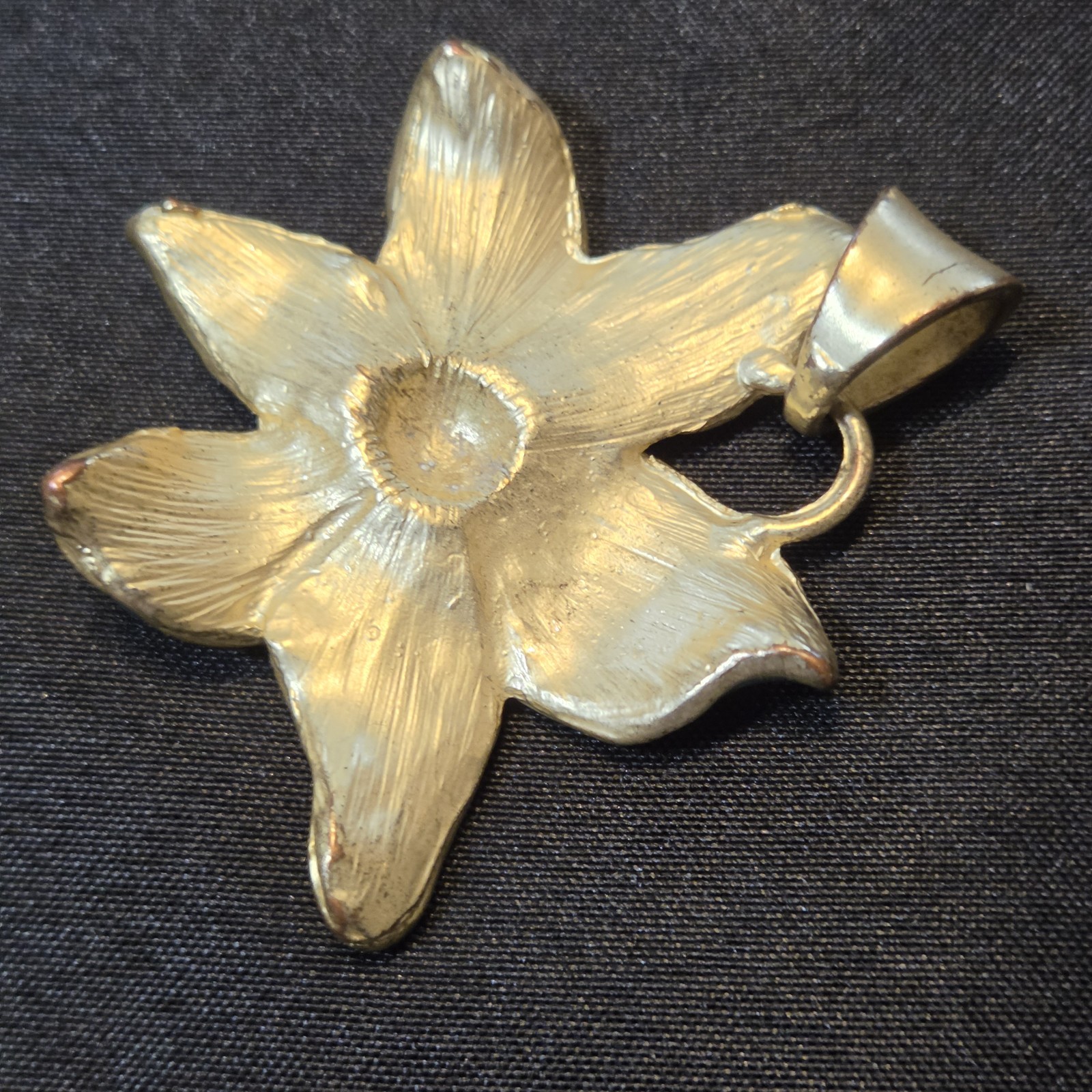 Vtg Enamel Flower Pendant – Blue Green – Gold Tone Back 7 multi color crystals