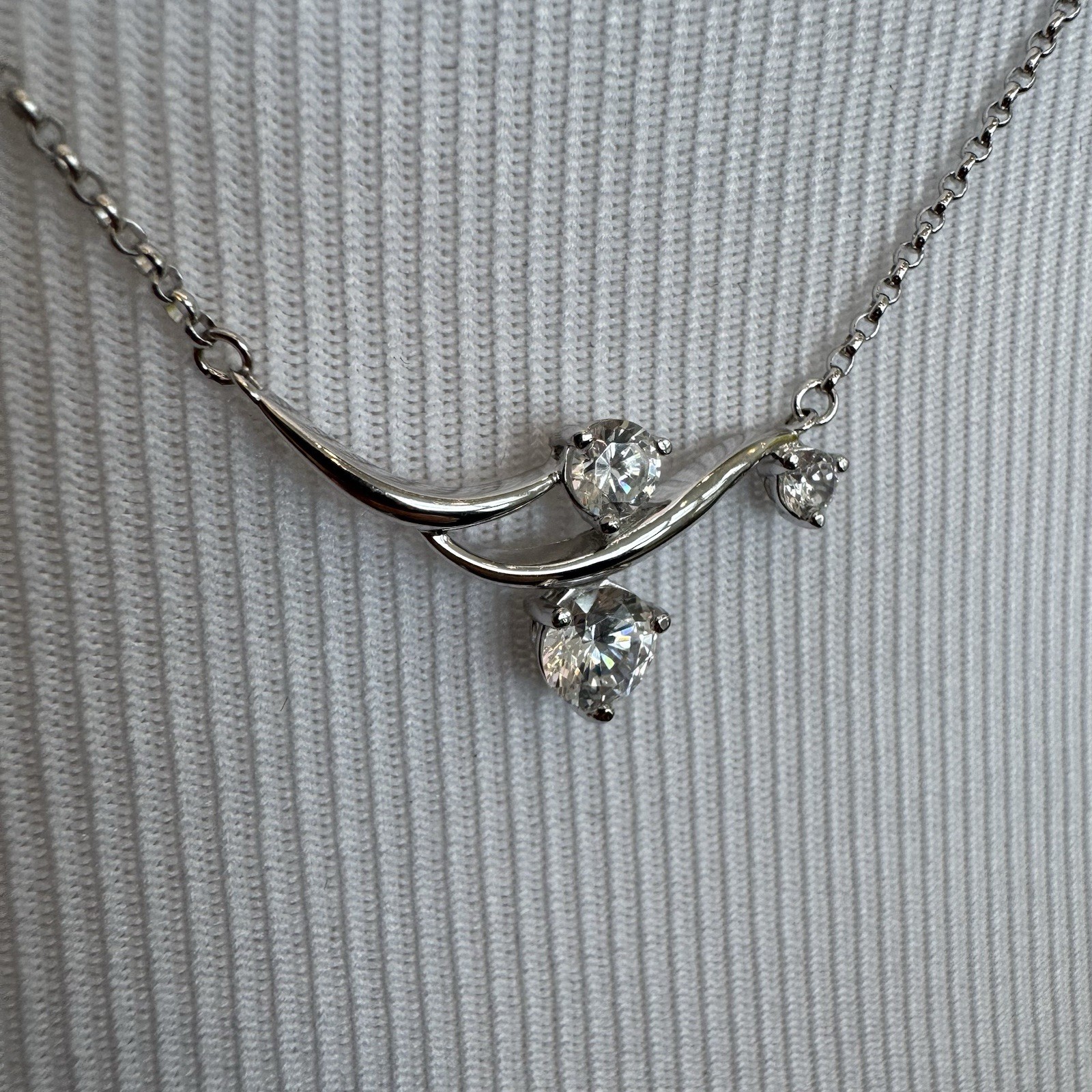 925 Sterling Silver CZ Branch Necklace 18” Graduated Three Stone Pendant China