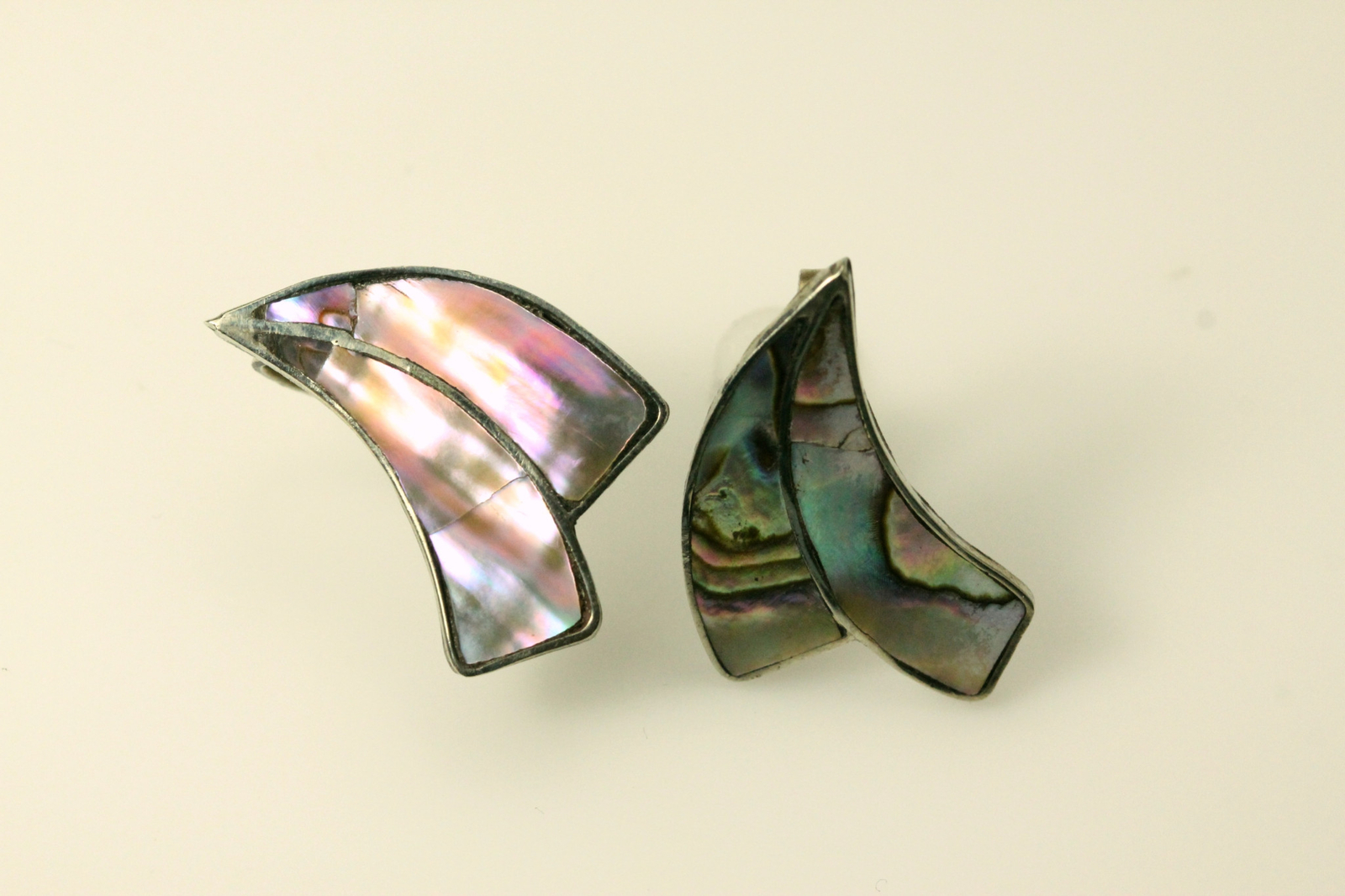 Silver Toned Paua Shell Curved Design Non Pierced Screw Back Earrings (EAR1597)