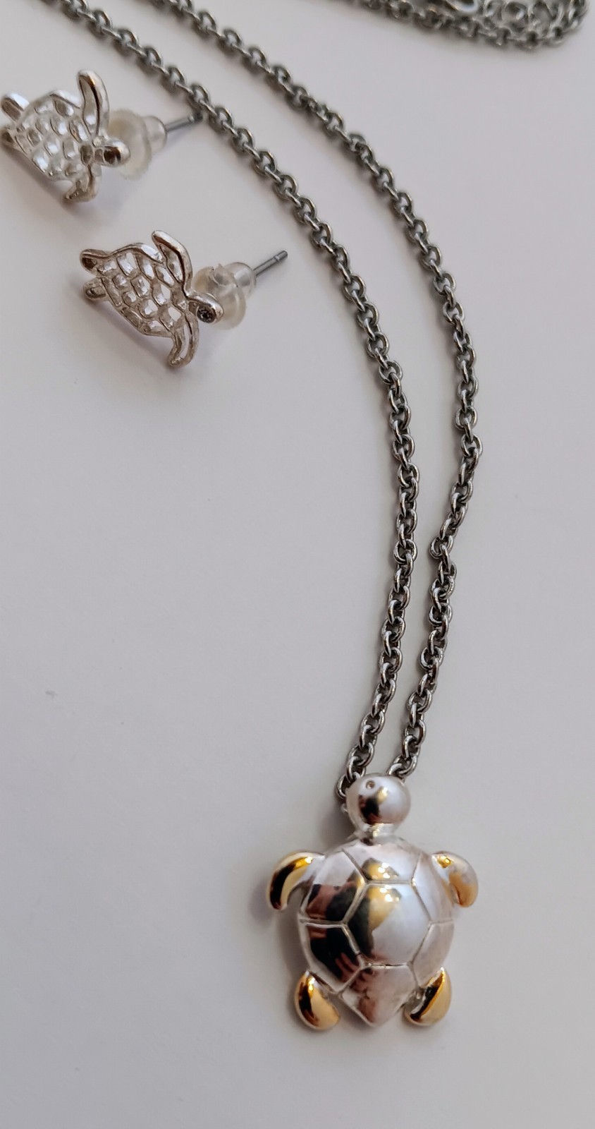 Silvertone Tortoise Sea Turtle Necklace & Earrings 18-20.5 in