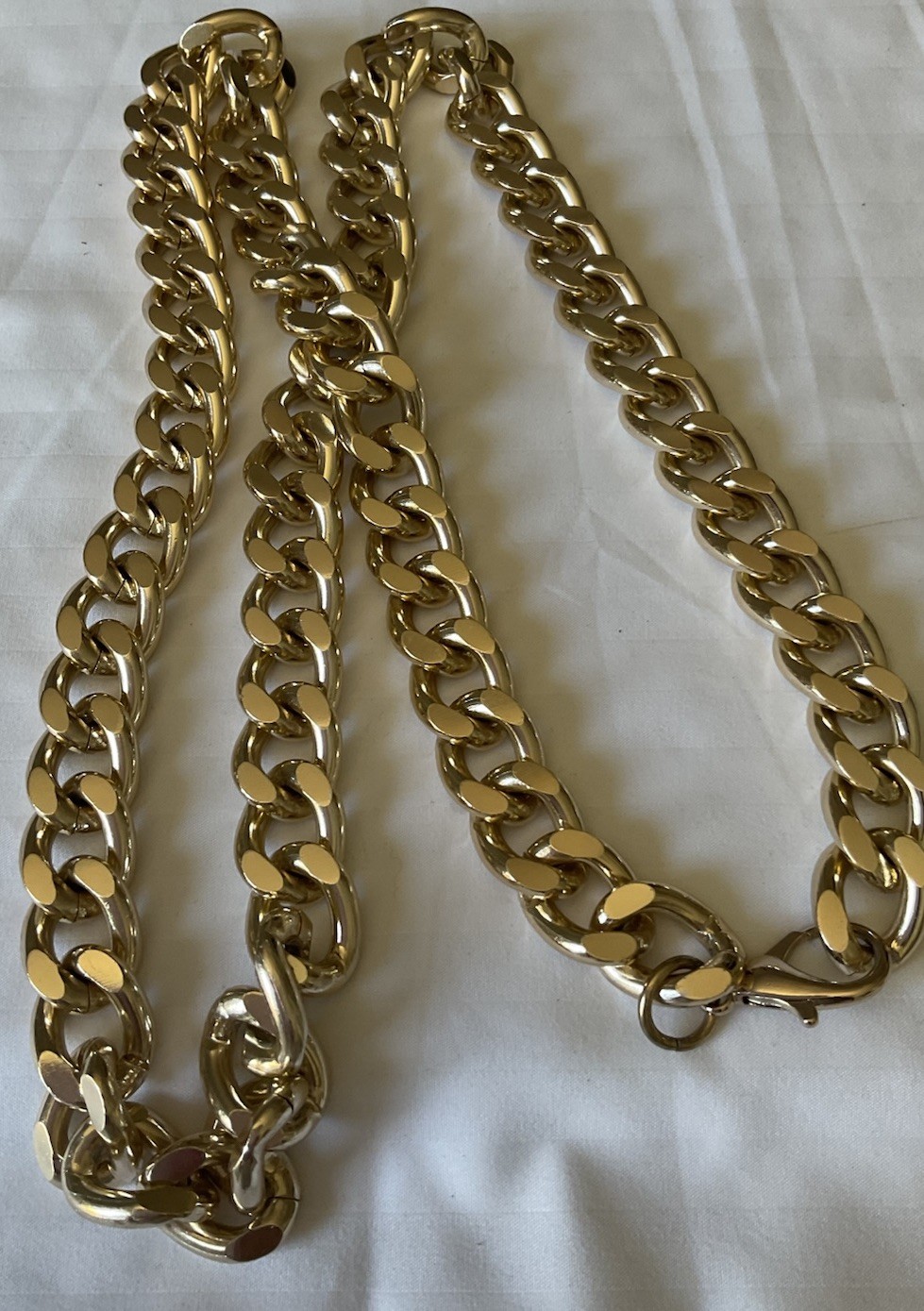 Gold Tone Chunky Necklace Or Belt 36’ in
