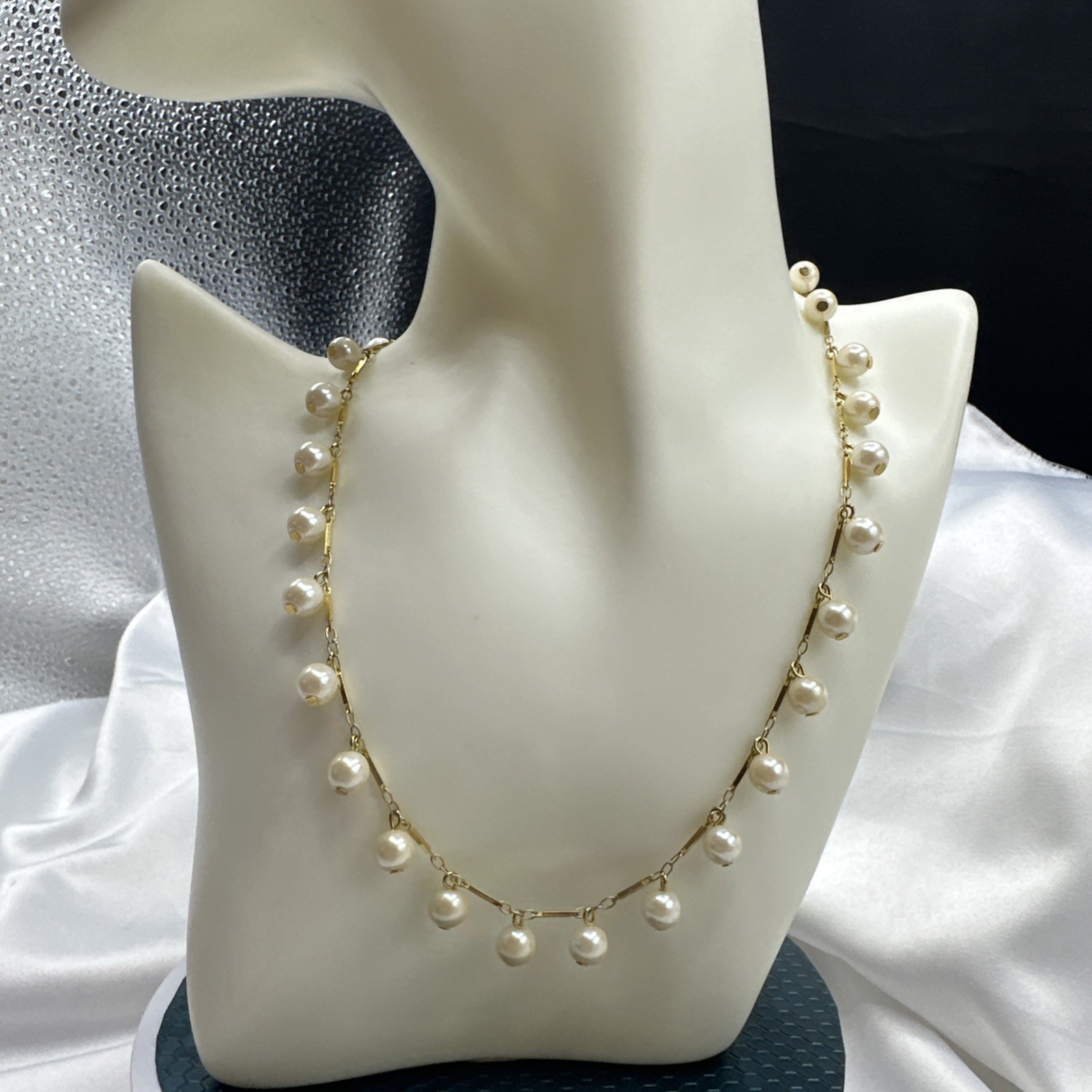 ANNE KLEIN Delicate Pearls Necklace. See pics.