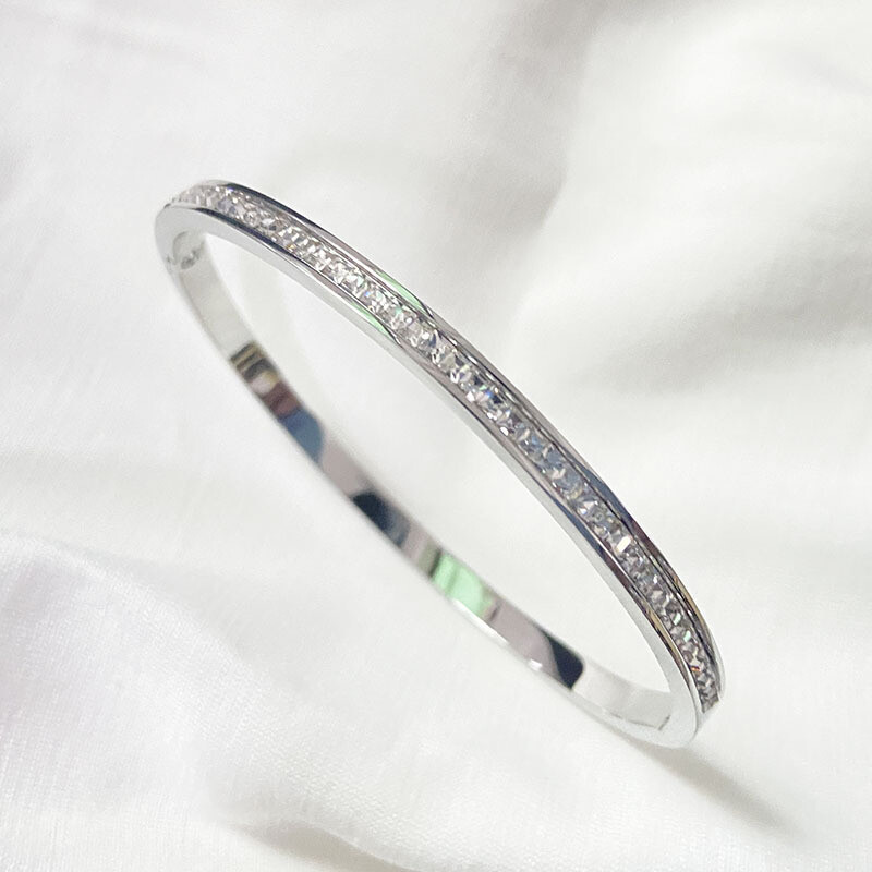 Woman 18K Gold Plated Stainless Steel Starry Cubic Zircon Oval Bracelet Bangle