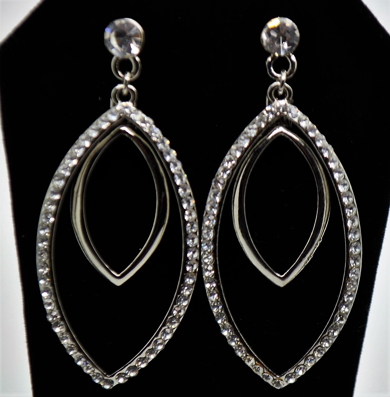 C333 Elegant Oval shape Rhodium Plated Clear stone Fashion Dangle Earring