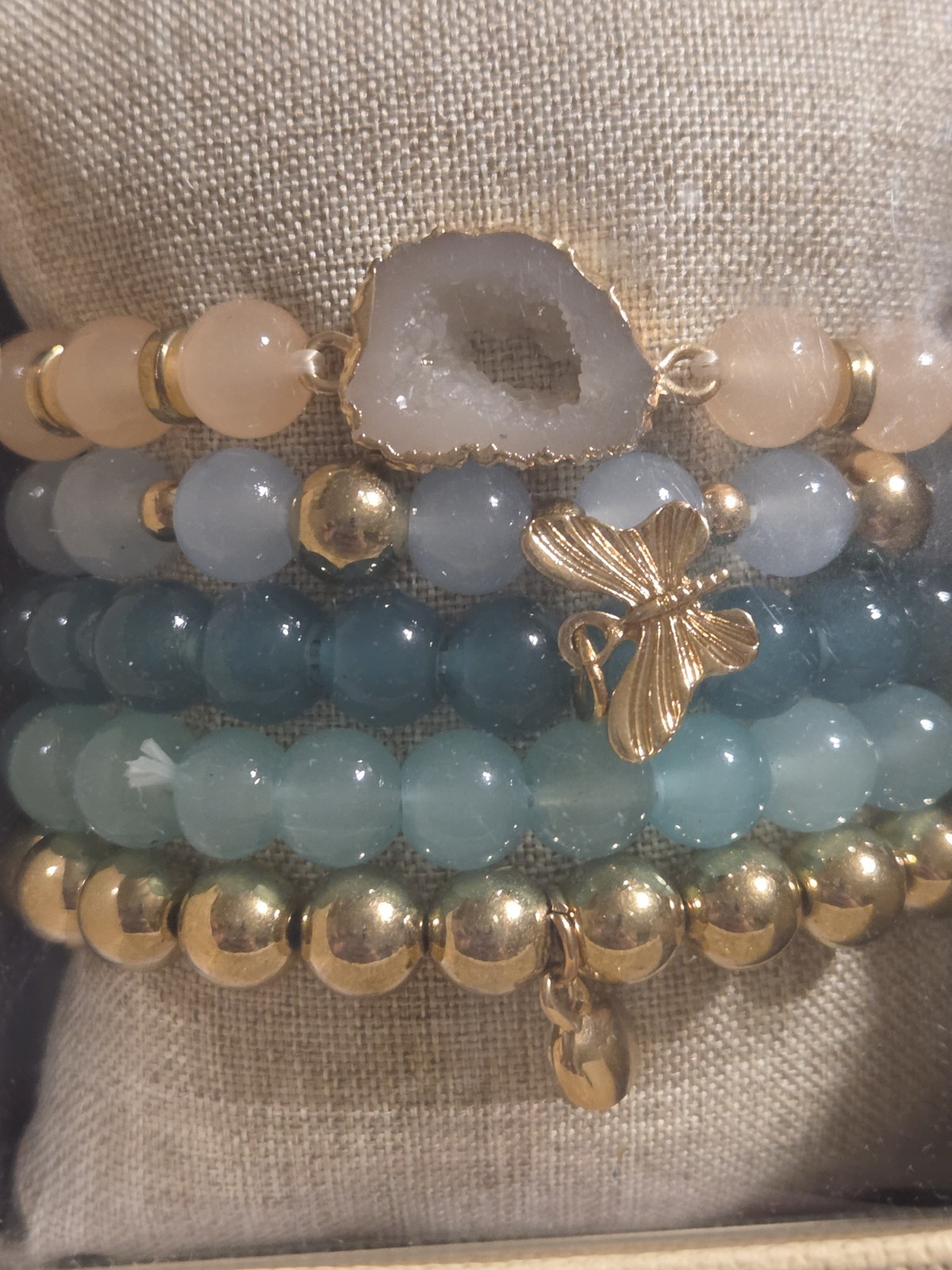 Nicole Miller NIB 5 Stackable Faux Gemstone Bracelets On Pillow In Box (Geode)