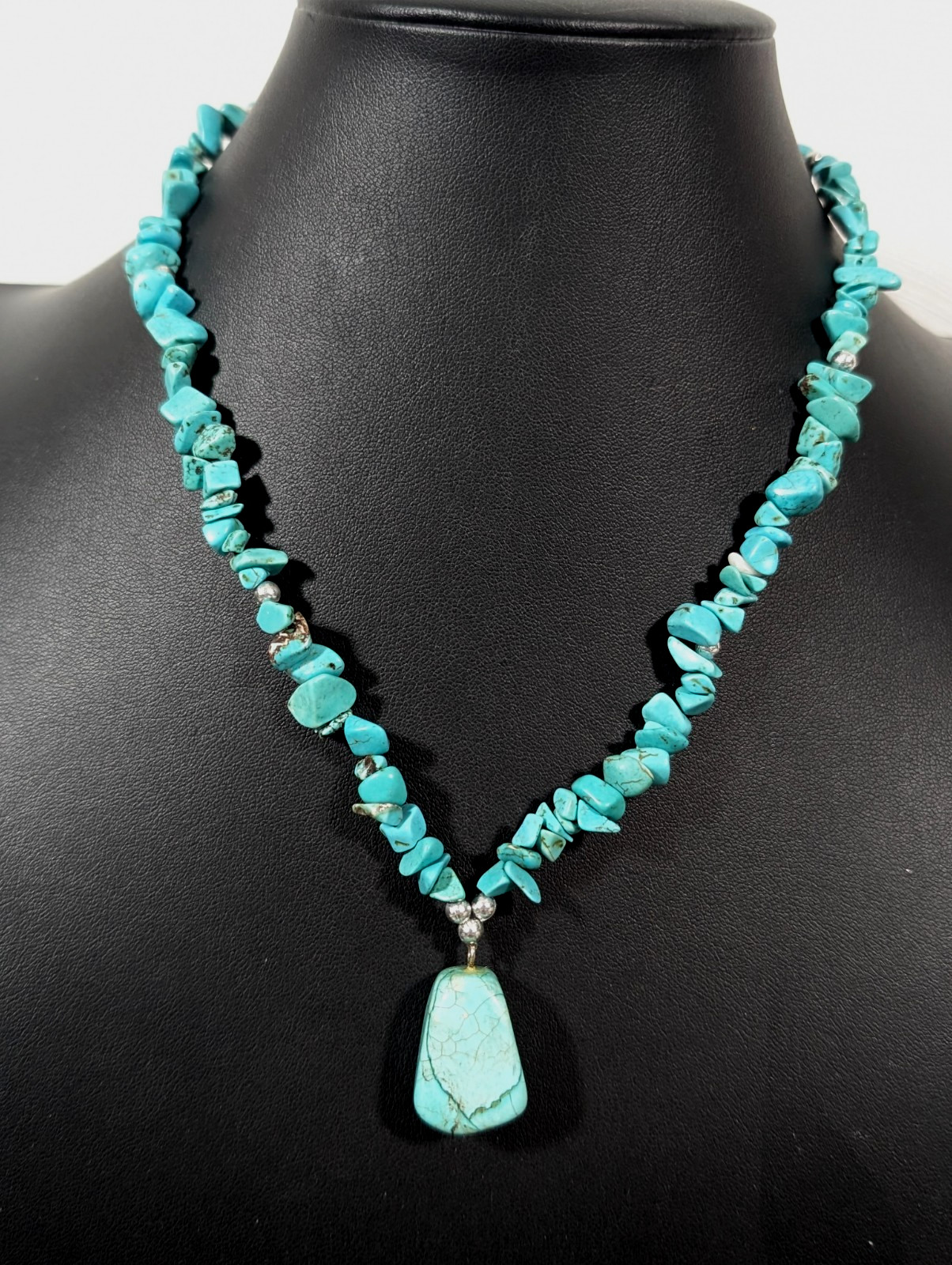 Boho Western Blue Faux Turquoise stone Pendant Beaded Necklace 18.5 in