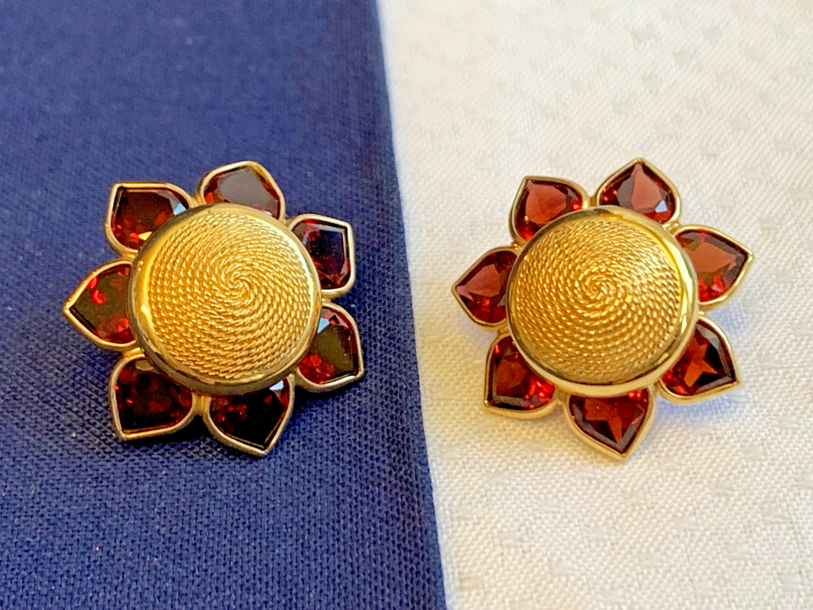 14K Yellow Gold Sunflower Earrings 8.2g Fine Jewelry Garnet Color Studs *READ*