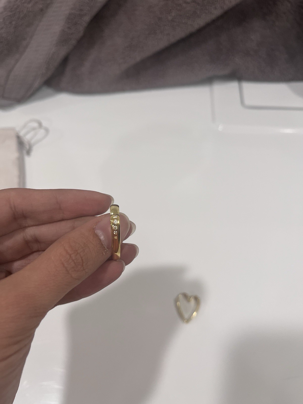 Kendra Scott Gold Metal Heart Hoop Earrings for Lobe, w/ Pouch