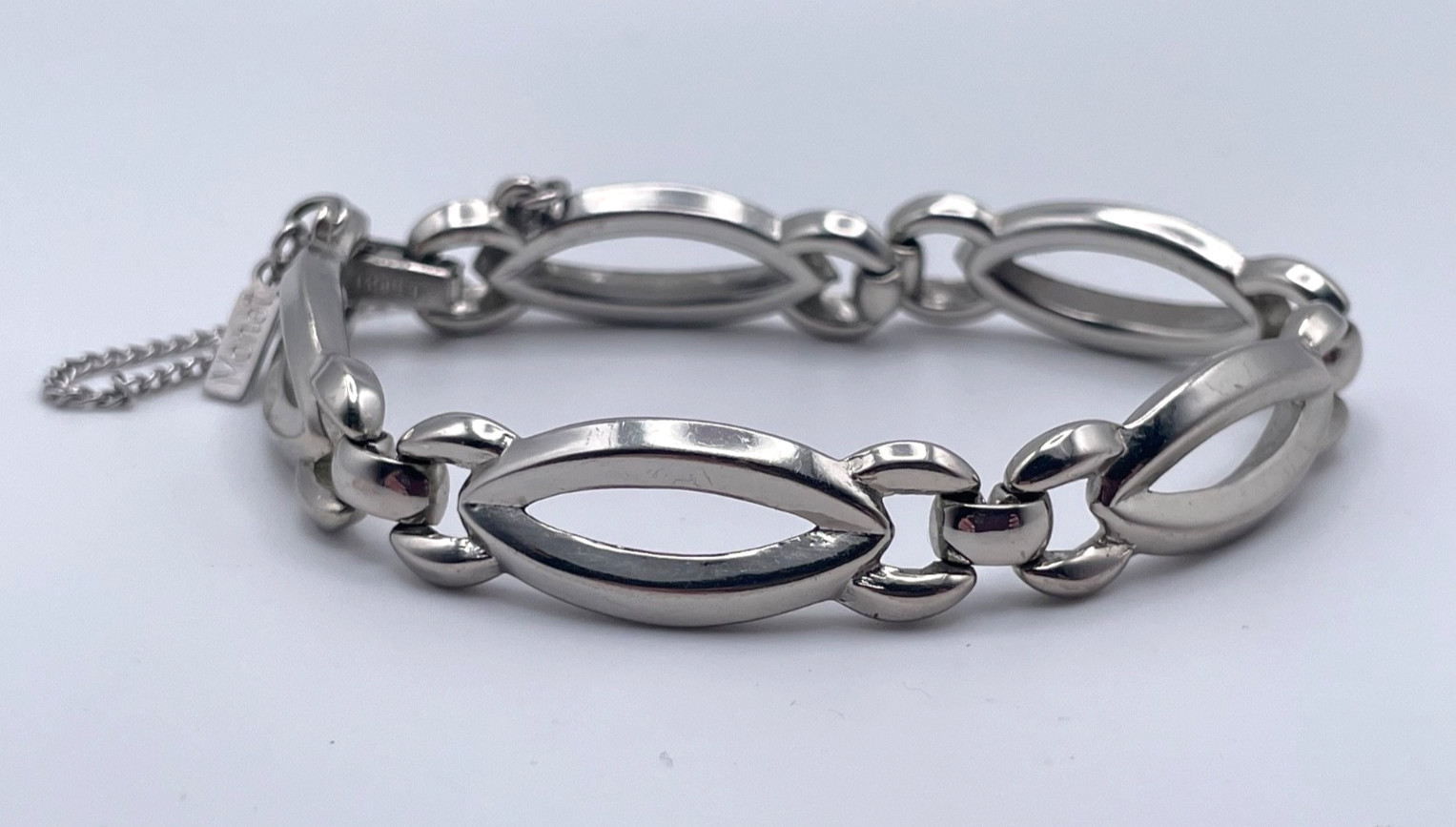 Monet Silver Tone Oval Marquise Link Bracelet Designed Fashion Jewelry 7″