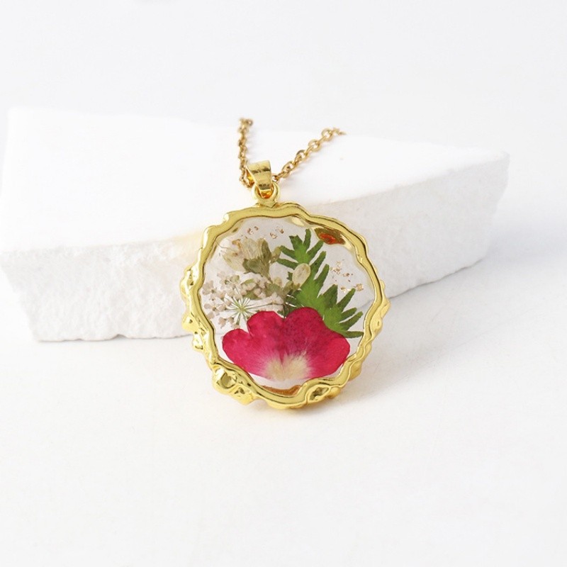 Natural Dried Pressed Flower Pendant Resin Necklace Round Glass Floating Locket