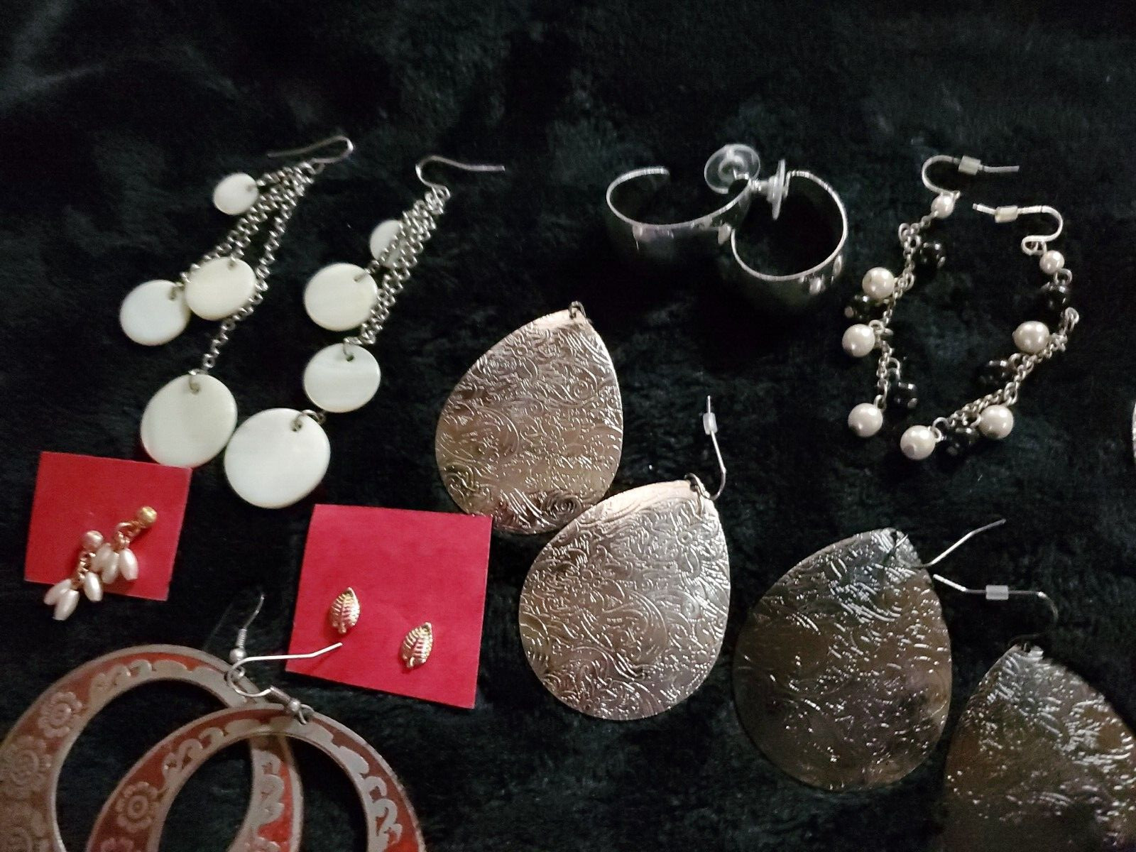Earrings Lot Of 15 Pairs Pierced Mixed Styles Estate. (E2)