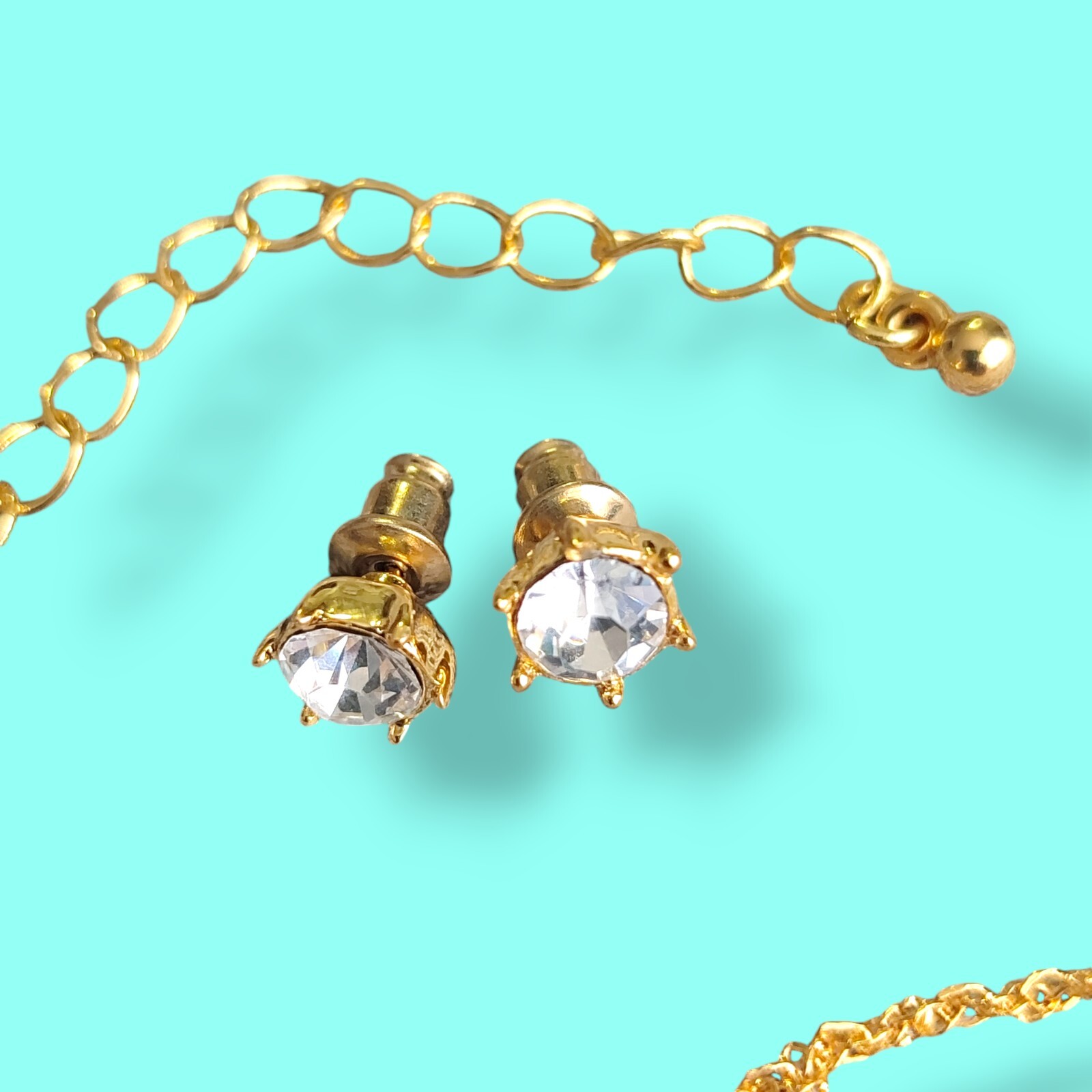 19in Gold Tone Clear Rhinestone Mom Necklace And Stud Earrings