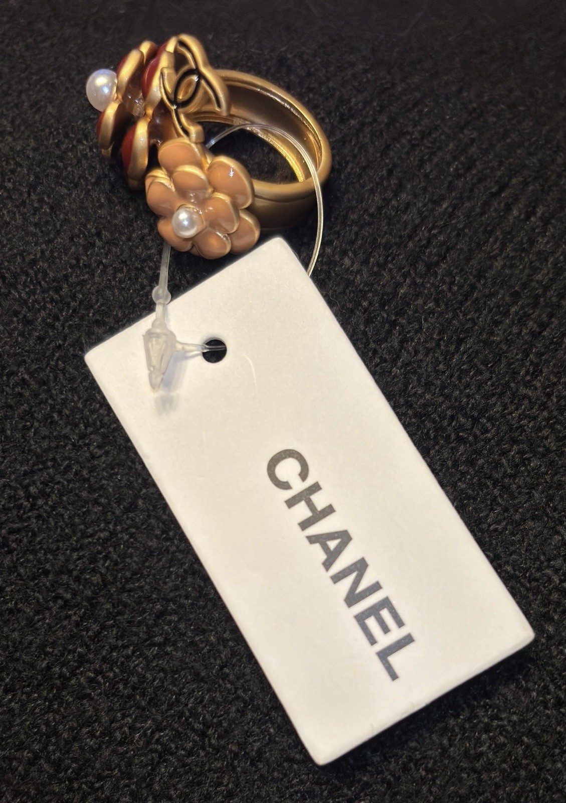 AUTHENTIC Chanel Camellia Floral Ring Spring 2025 Gold Tone Resin Size 7 France