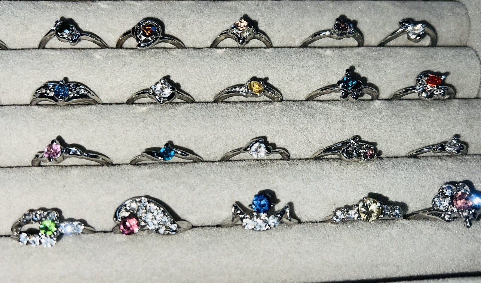 Bundle Of 50 Lovely Silver Coloured Rhinestone RINGS Single & Multiple Gem Stone