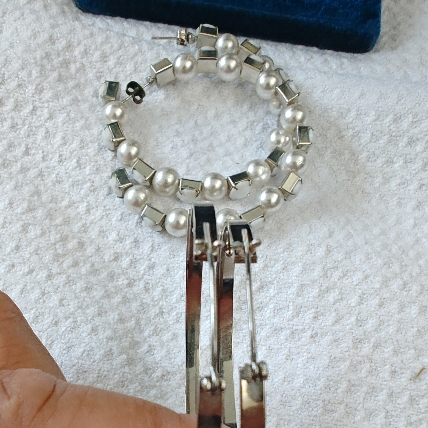 Hinged Double Hoop Earring and Silver Pearl Cabochon – 2 Pairs